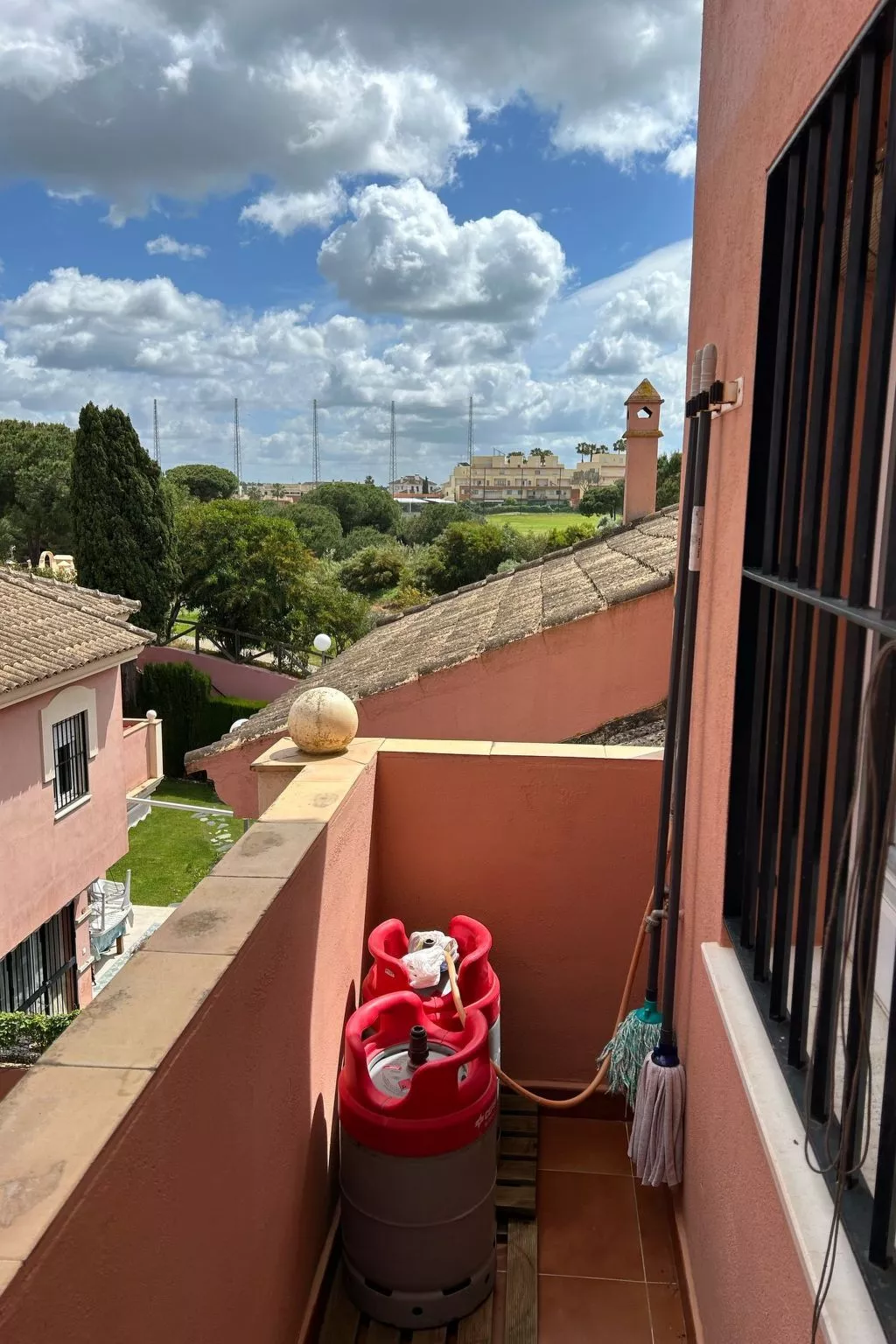 In der Nähe des Golfplatzes-Draußen