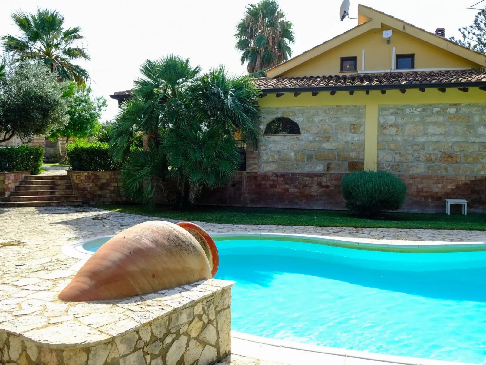 "Carta Fashion" mit eigenem Pool-Dehors