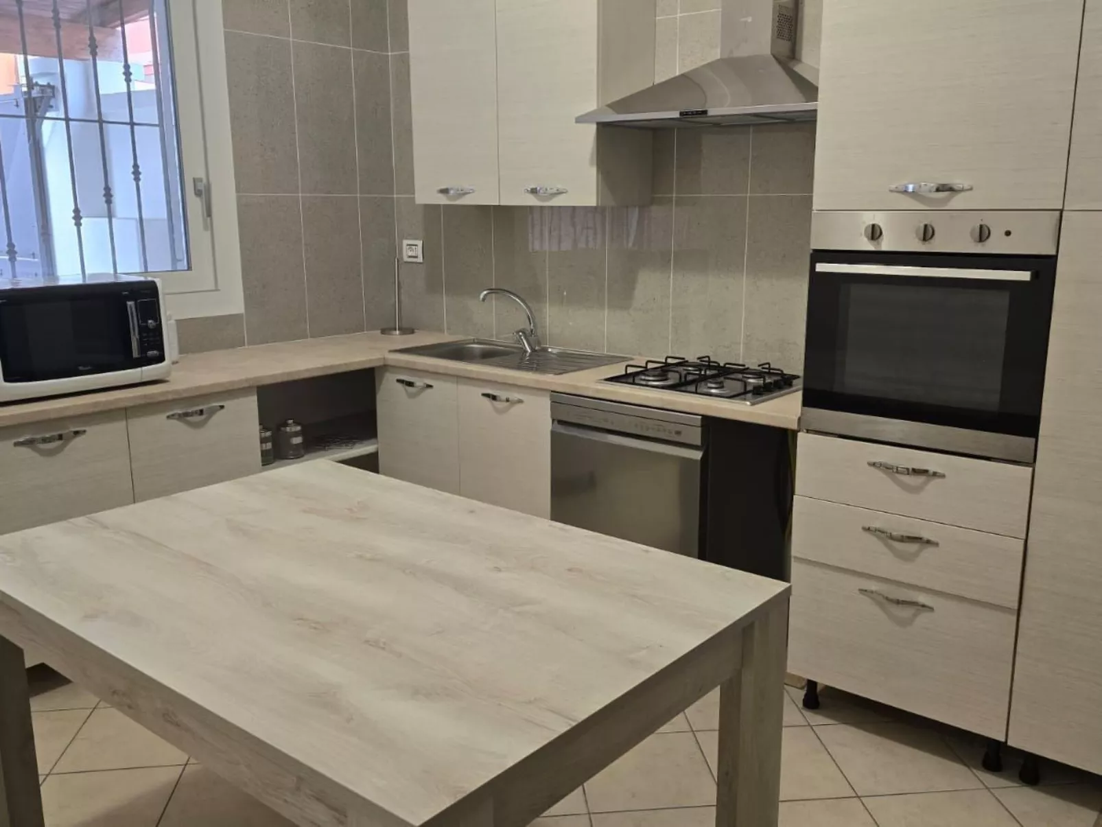 Miky's Home mit Patio und Veranda mit Innenhof-Image-tags.info