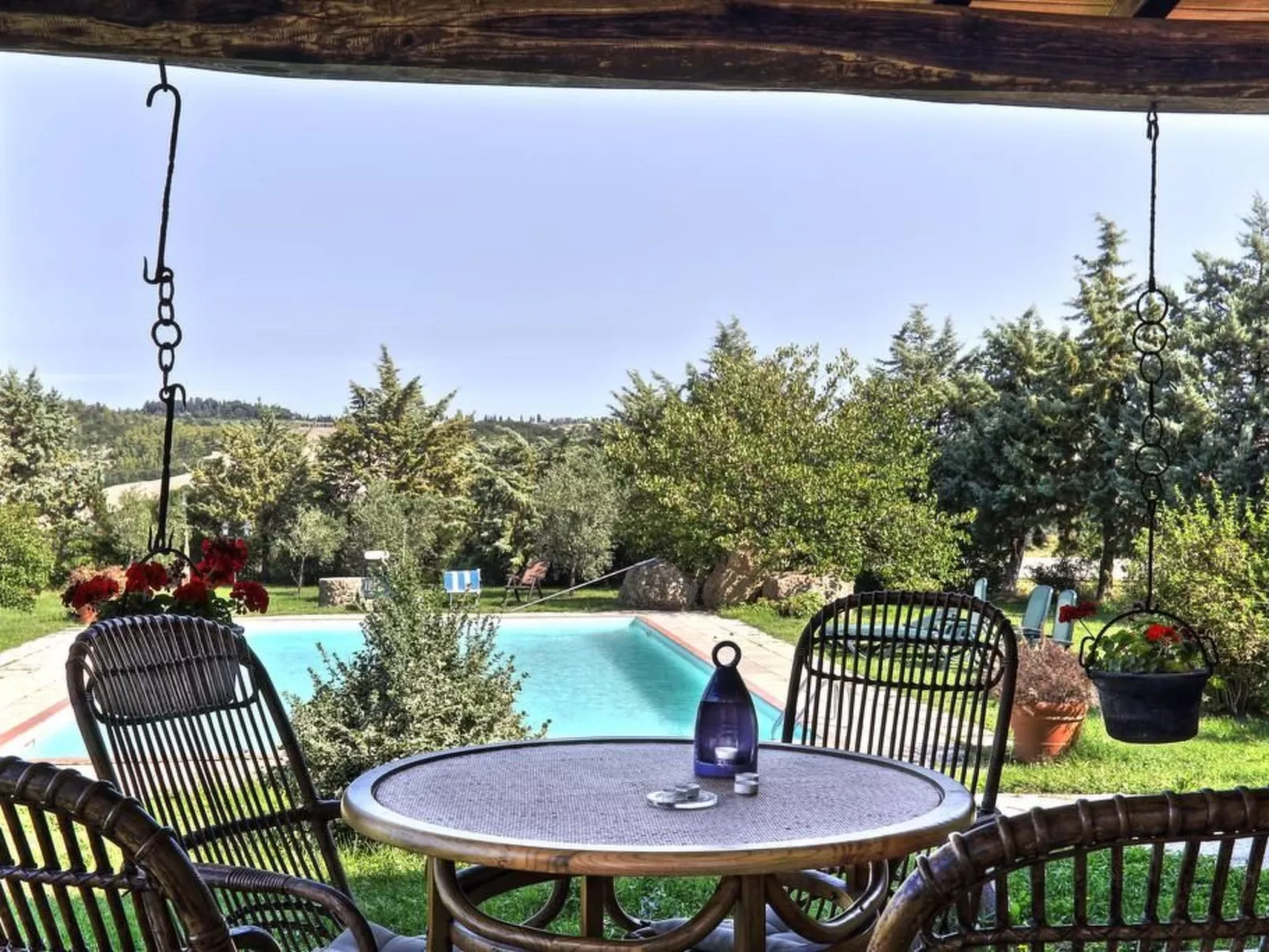 In Pomarance mit Großem gemeinsamem Pool-Image-tags.info