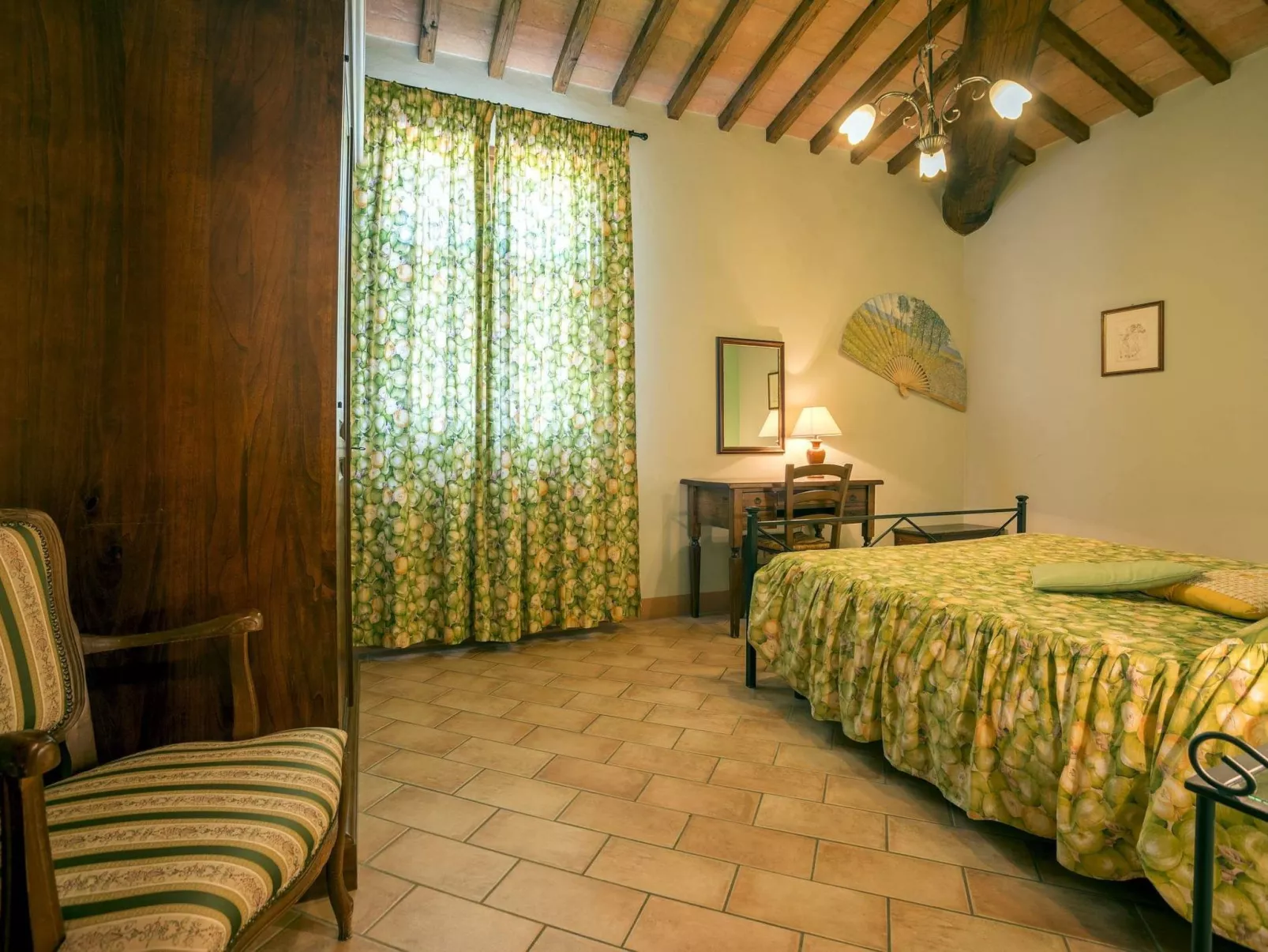 Ferienappartement mit Garten und Panoramablick-Inside