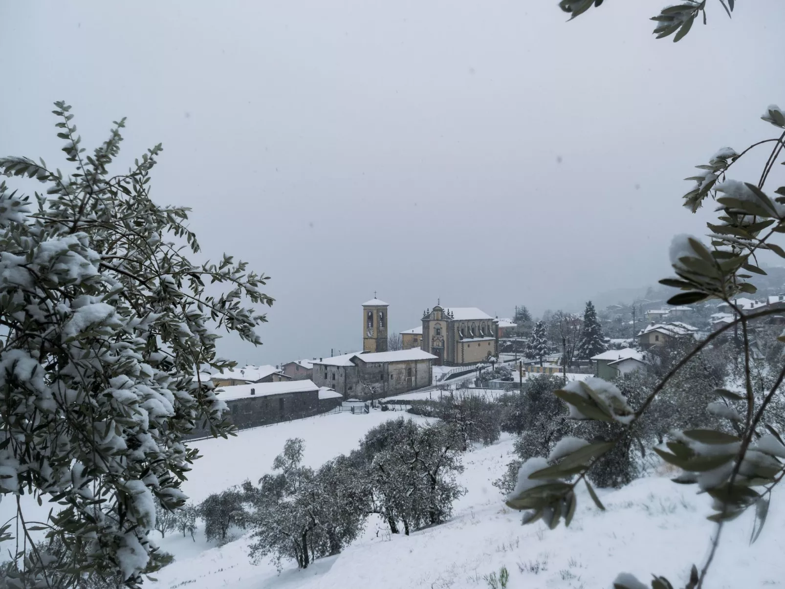 Wohnung in Riva Di Solto mit Kleinem Garten-Outside