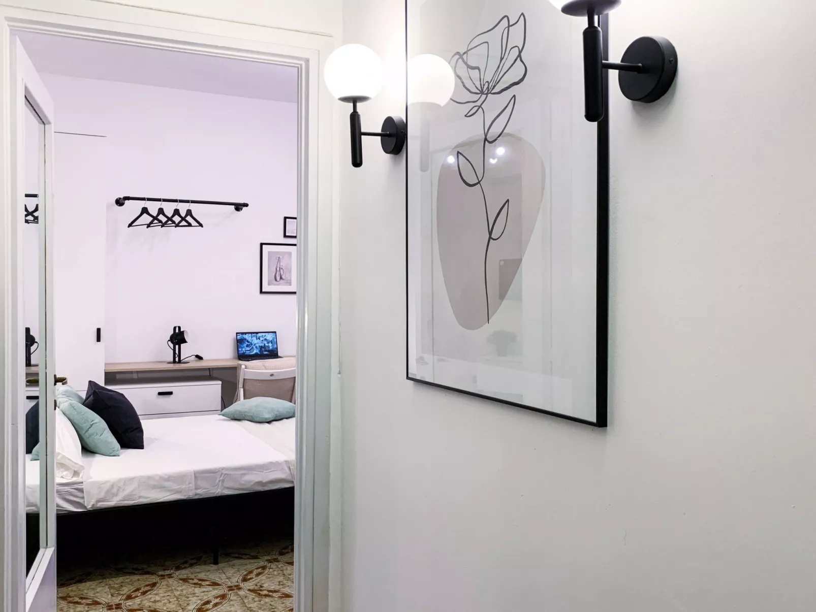 Ein-Zimmer-Wohnung 'Milan' mit Balkon-Drinnen