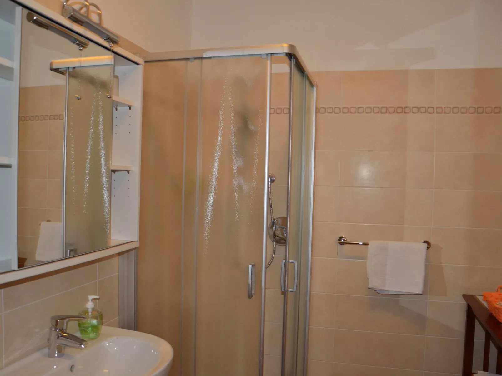 Mit Blick auf den Comer See-Dedans