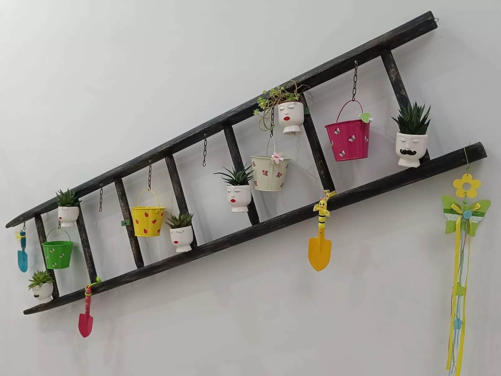 Lucà Wohnungen mit Bergblick-Image-tags.info