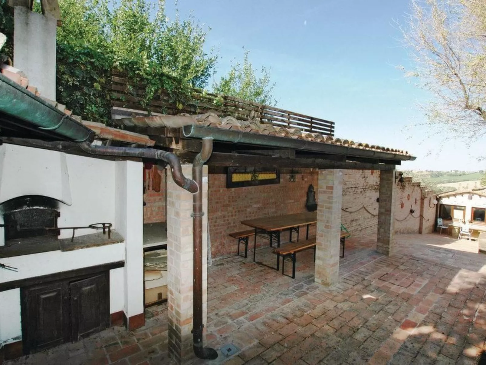 OWL Apartment - Pool - Ansichten - Kunst-Dehors