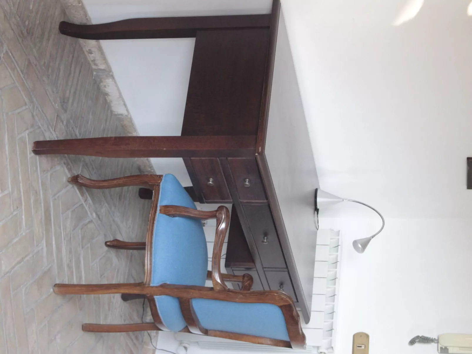 "Daphne Experience".-Inside