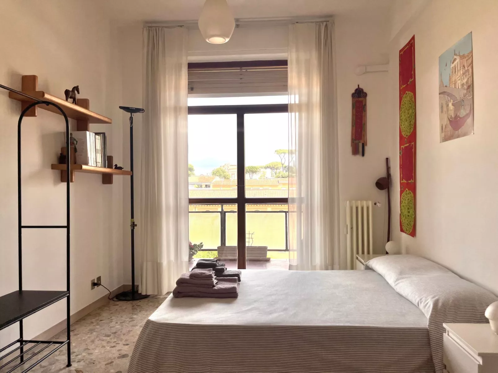 "Vatikan - Apt. x 4-Drinnen