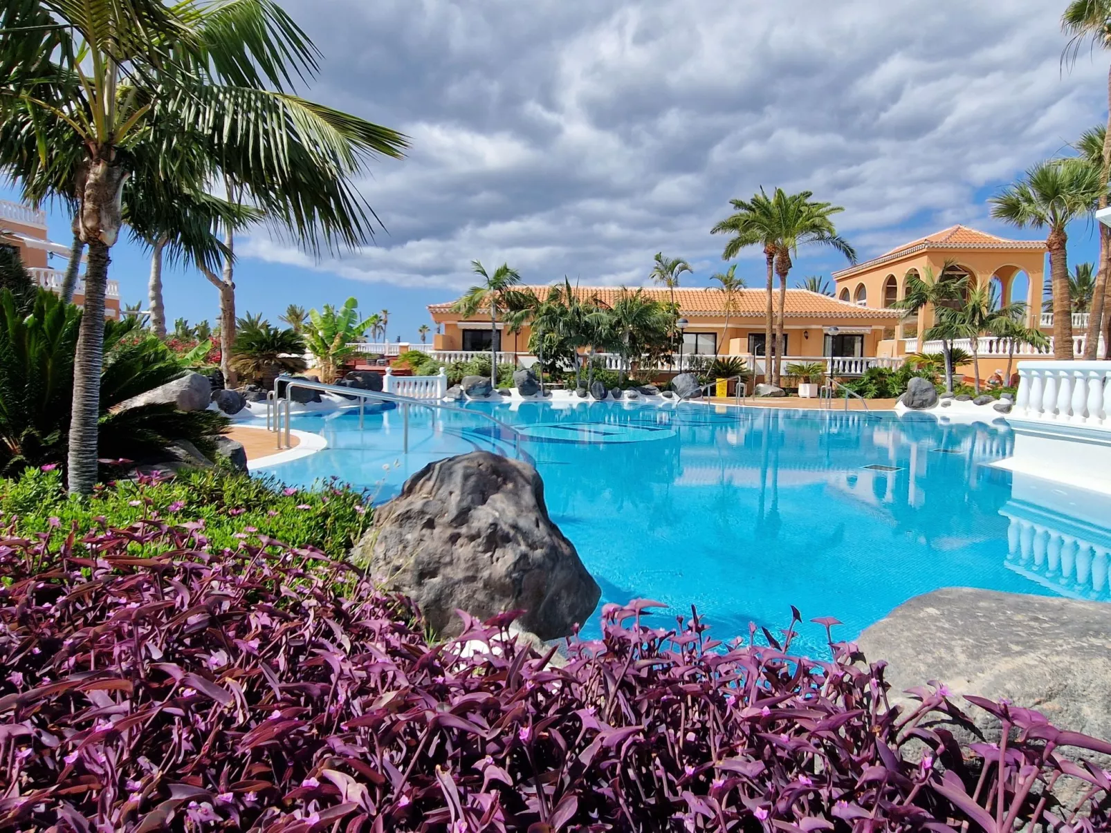 Exklusives Attic mit atemberaubendem Meerblick-Image-tags.info