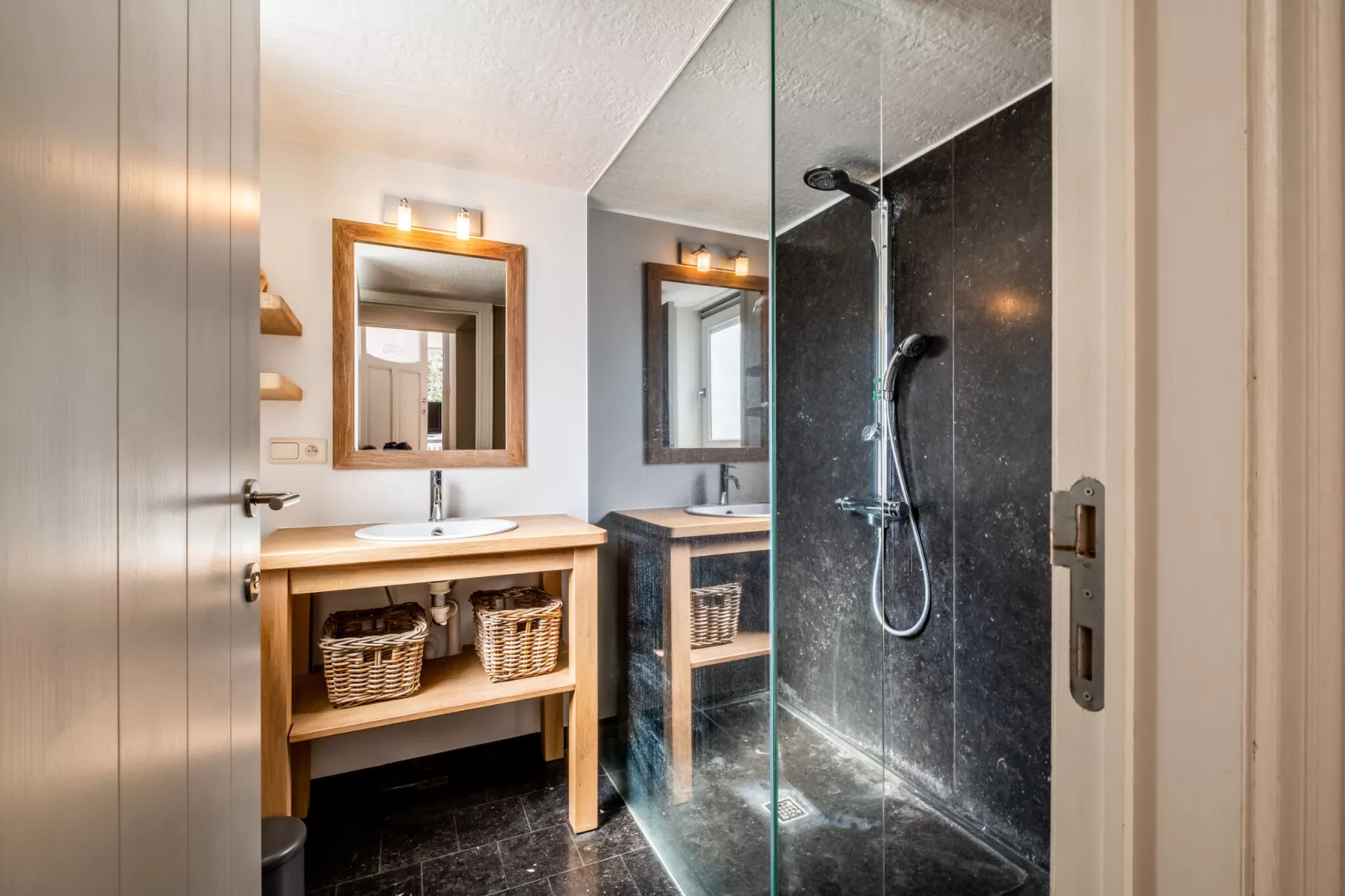 Villa Laury-Bathroom