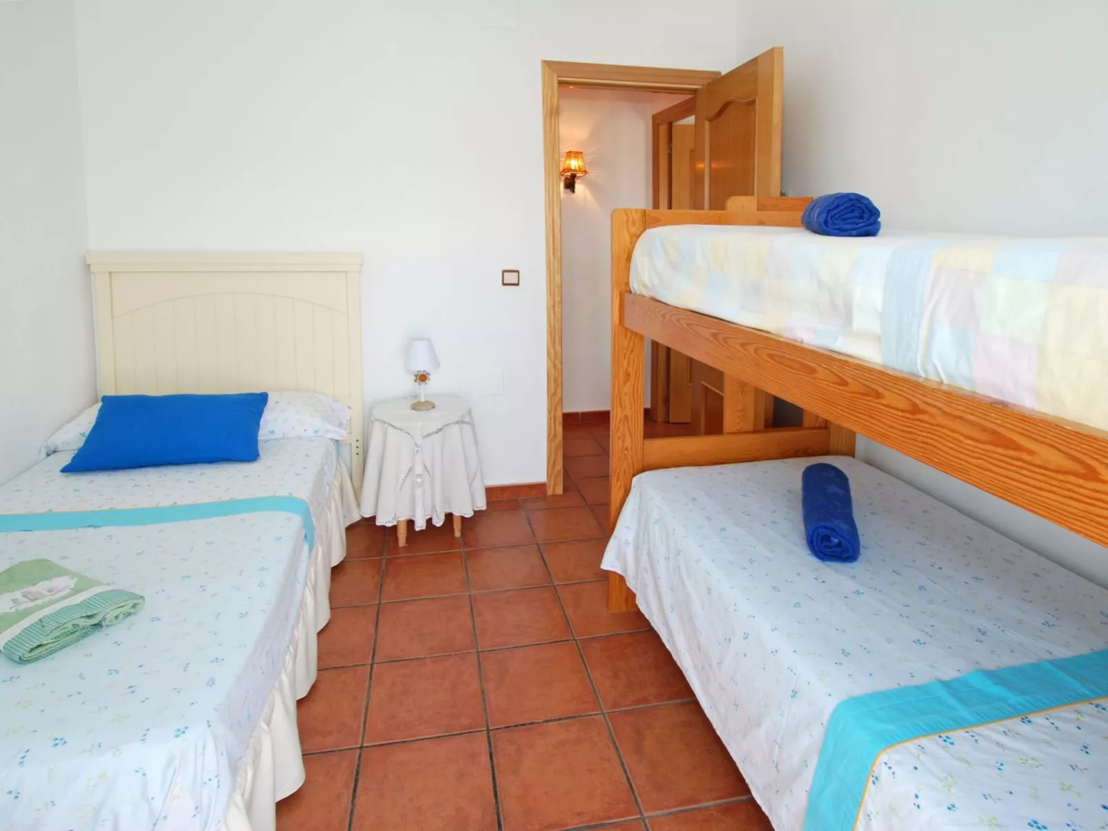 Schönes Landhaus mit Pool, Klimaanlage, Privatsphäre.-Image-tags.info