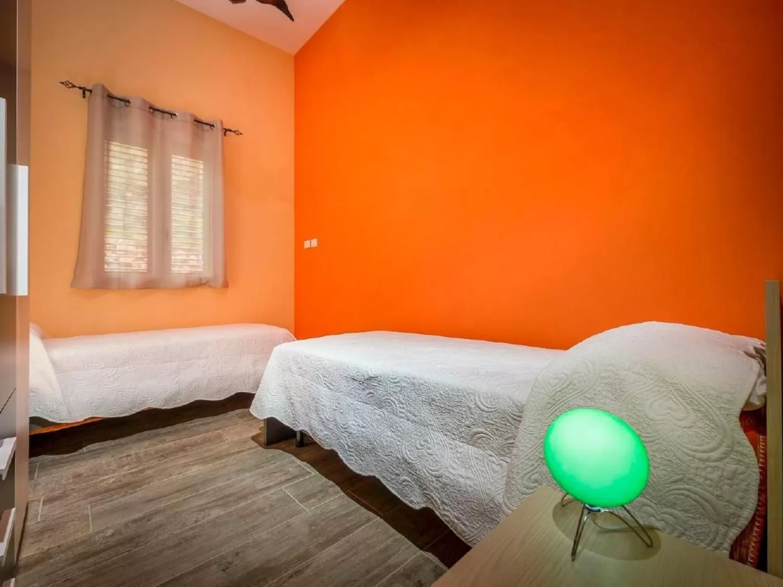 "Mare e Monti" mit eigenem Pool-Dedans