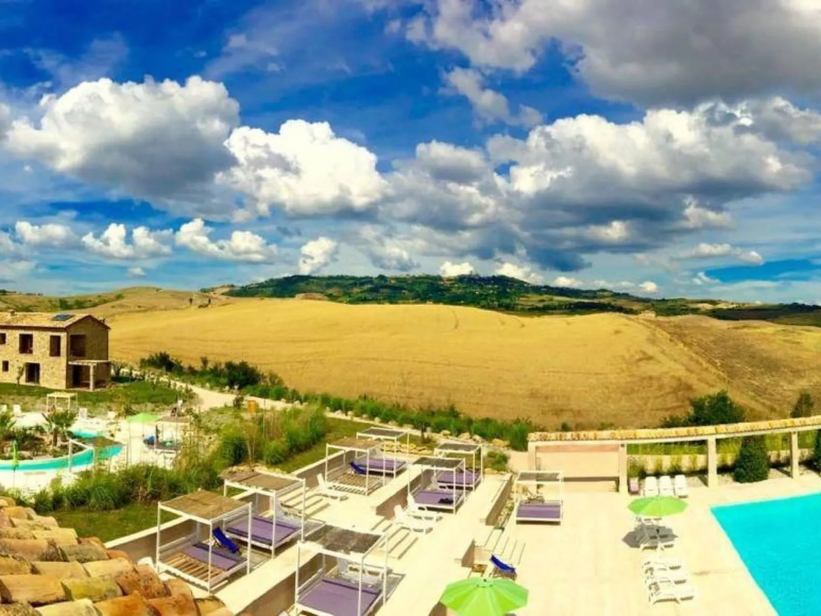 "Villa Allegria" mit Gemeinschaftspool-Draußen