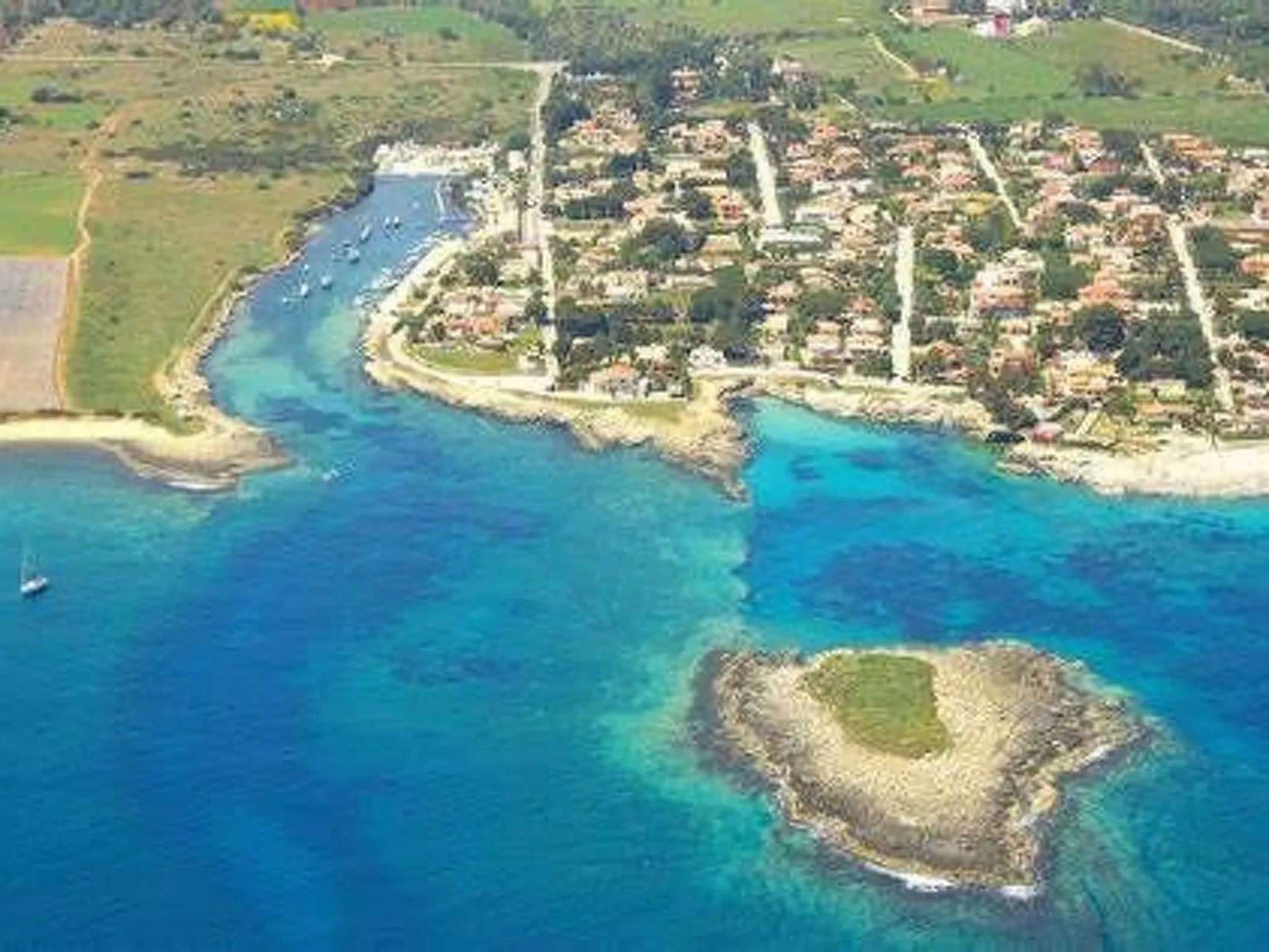 Ada Appartement Ognina-Image-tags.info