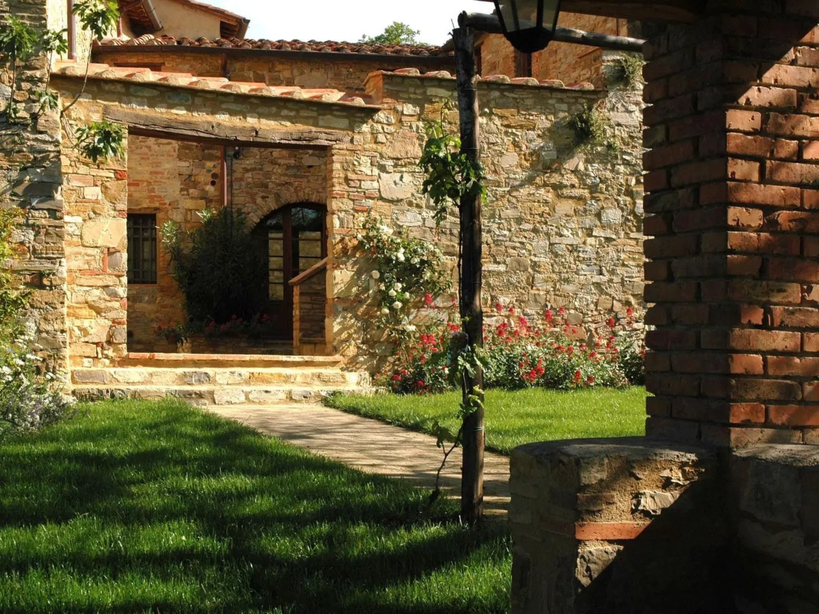 Sage' Anwesen mit Gemeinschaftspool-Draußen