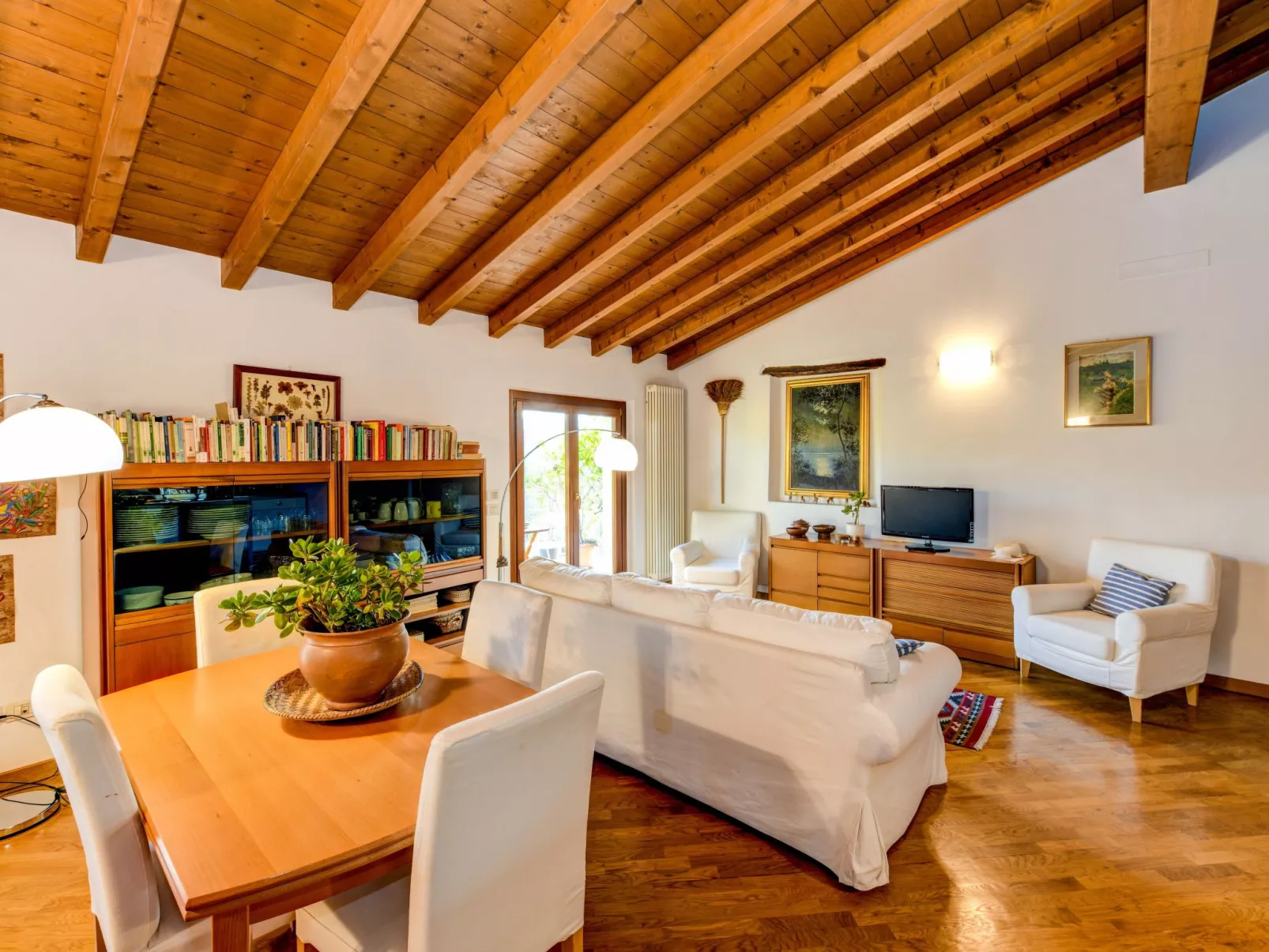 'Silvia4' mit Balkon-Drinnen