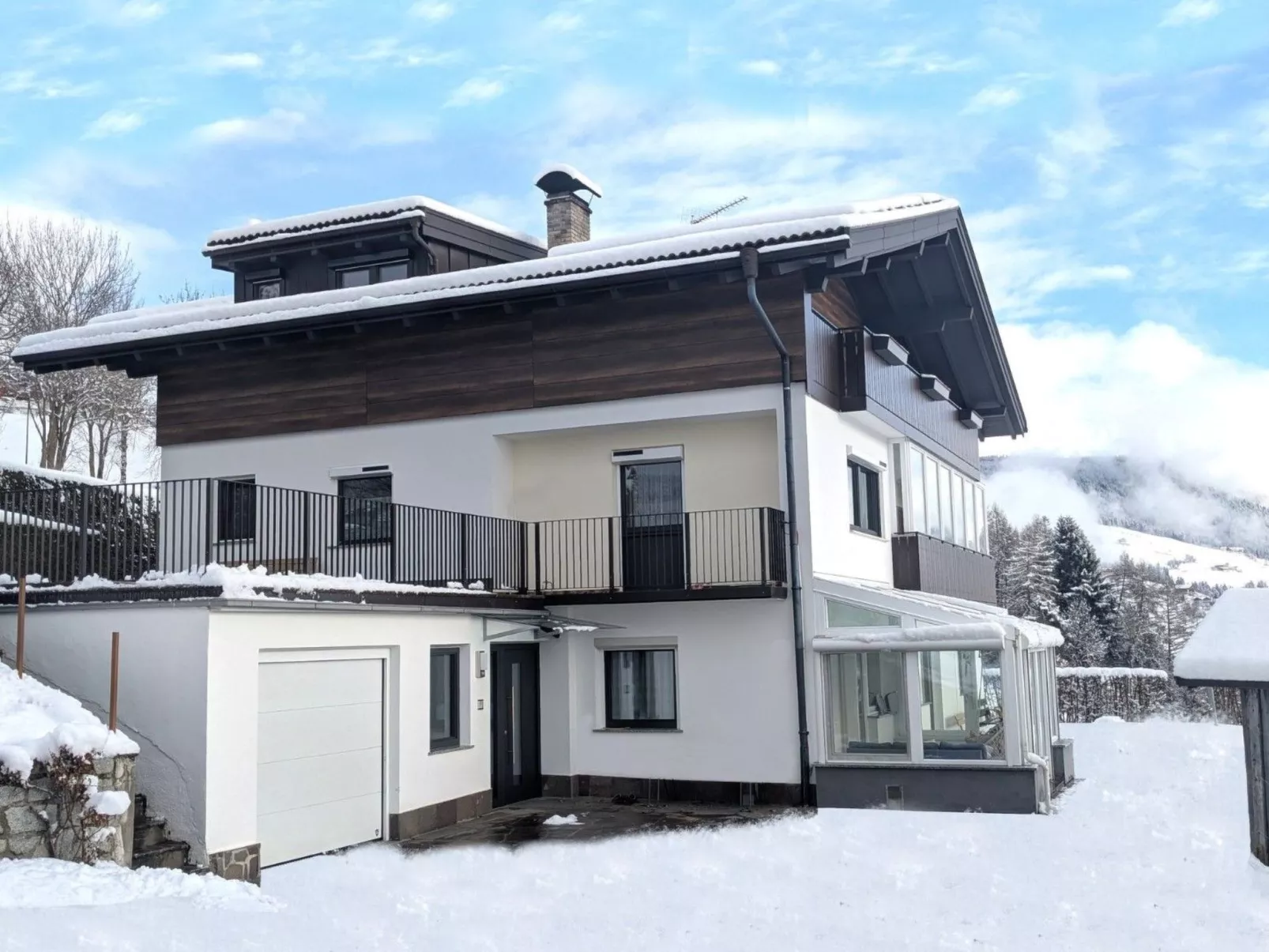 App. Haselstaude-Outside