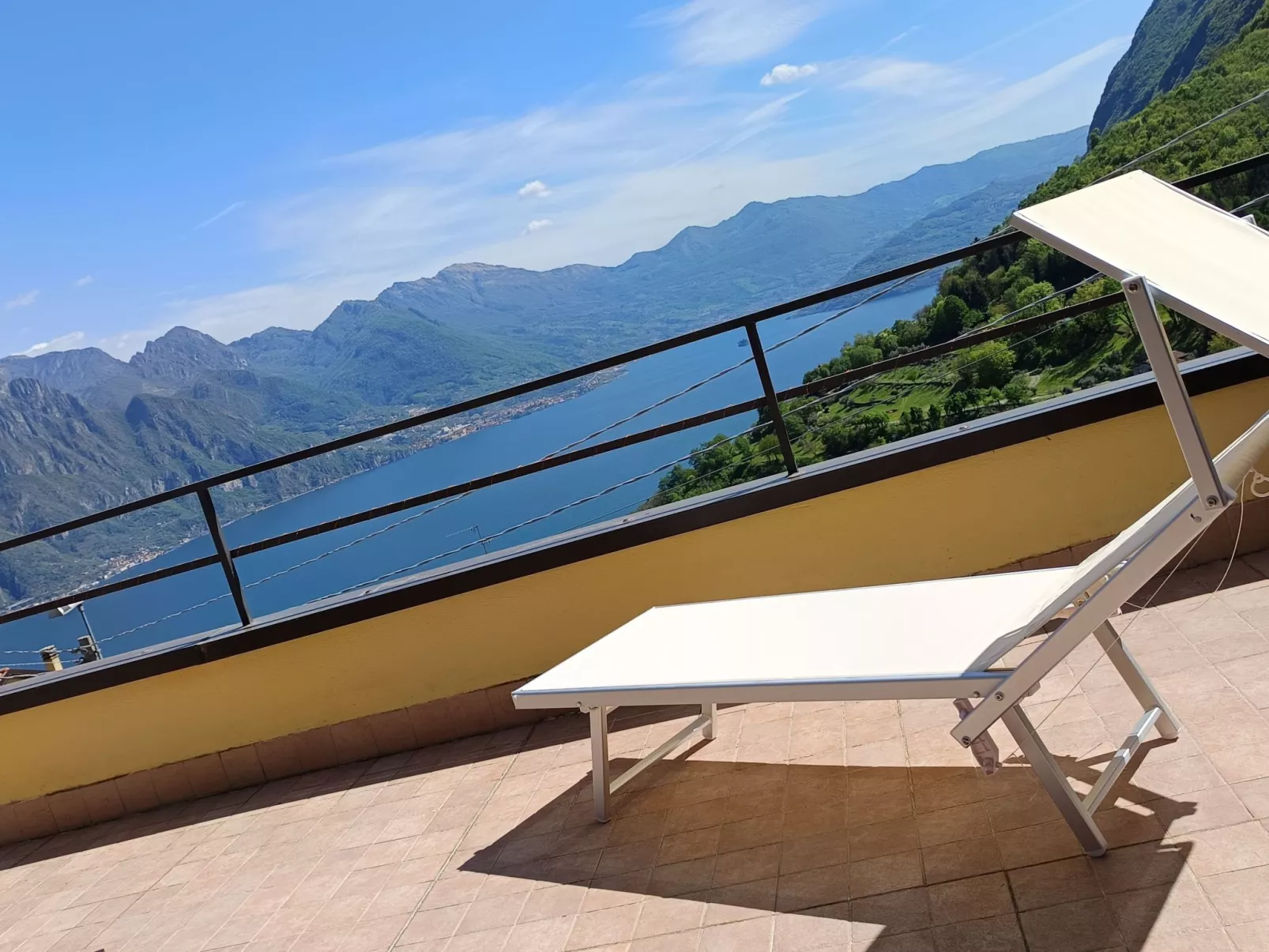 Le Terrazzwe - Drei-Zimmer-Wohnung mit Terrasse und Pool-Outside