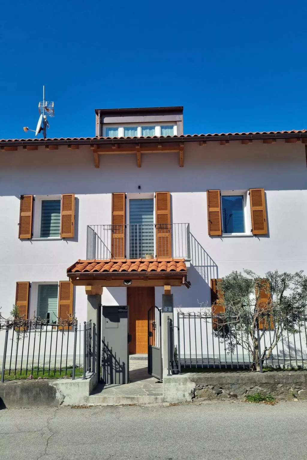 LoSteLaDa-Image-tags.info