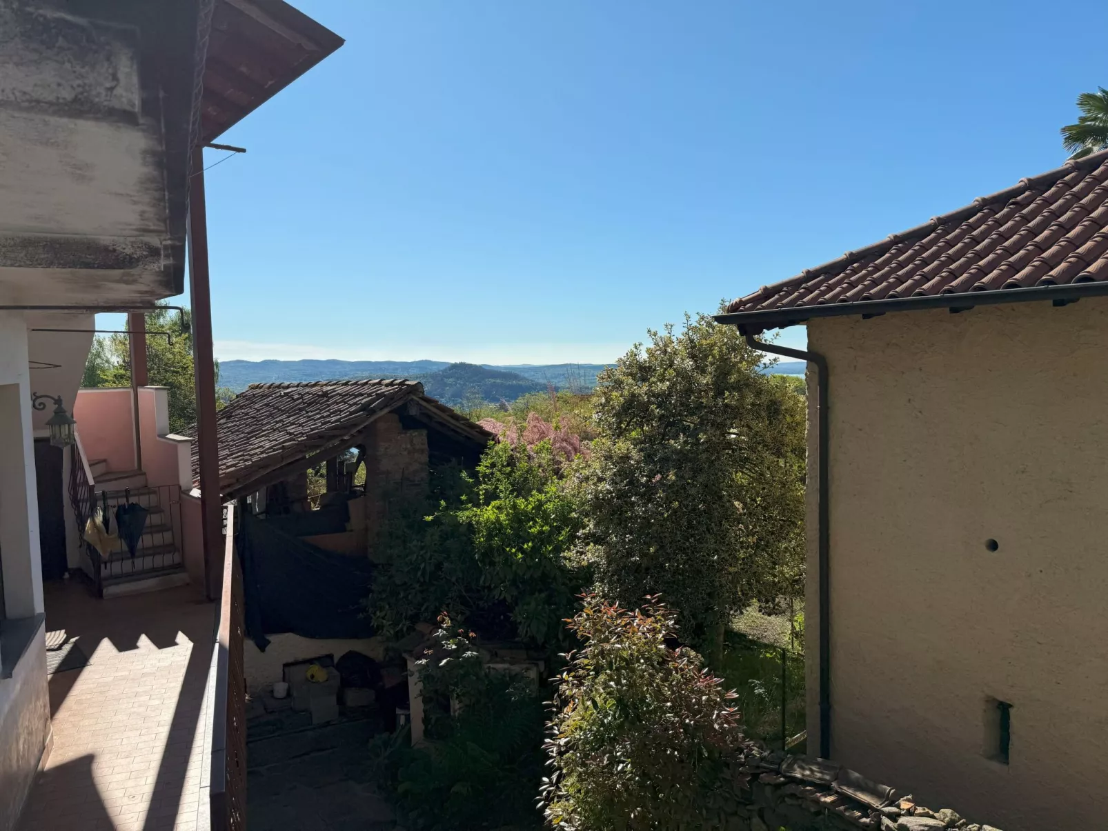 Neue moderne Seeüberdachung von Holiday World-Draußen