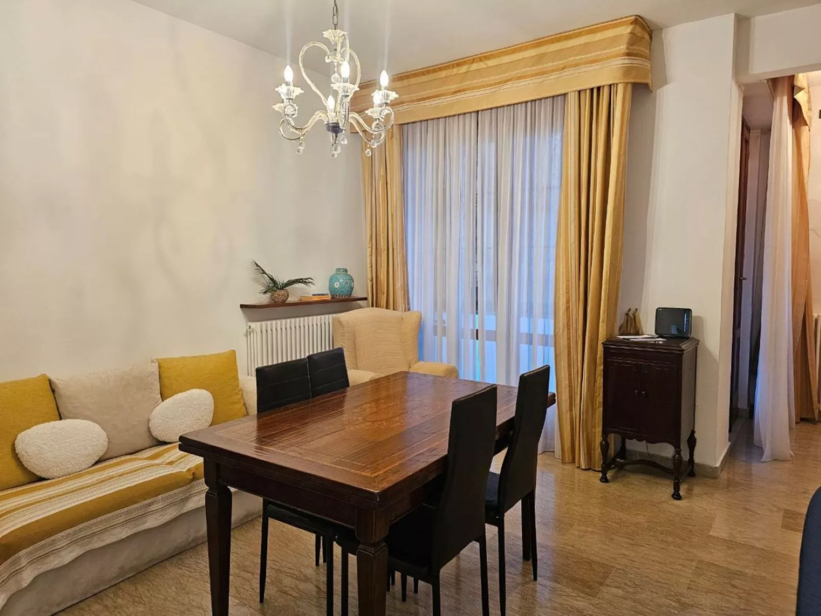 La Finestra sul Porto bei Holiday World-Drinnen