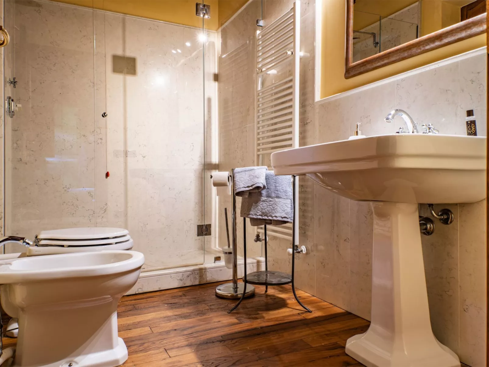 Für 10 Personen in Montecatini Tere, Toskana (Provinz Pistoia)-Drinnen