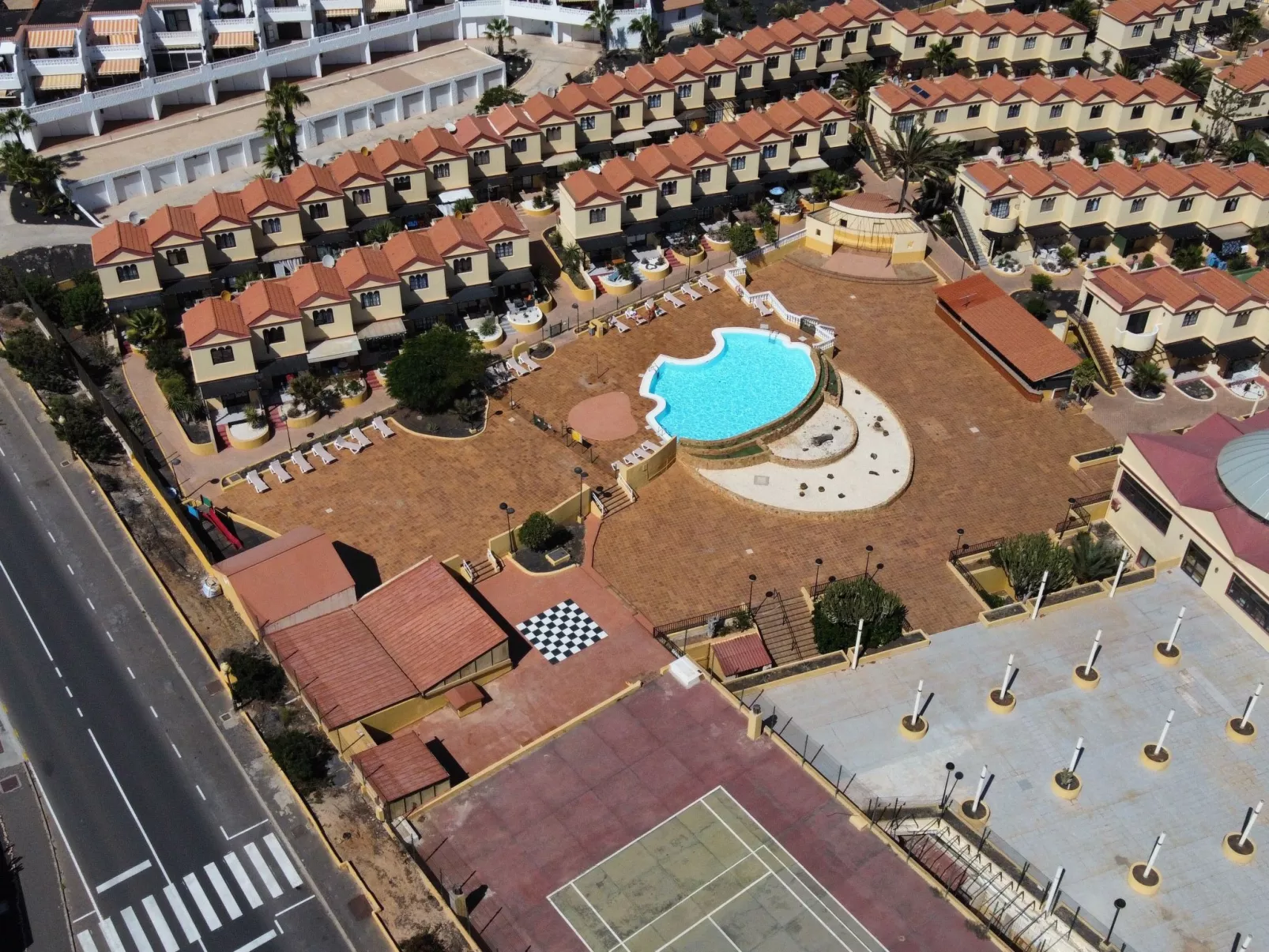 Komfortable Wohnung, Wifi, am Pool-Outside