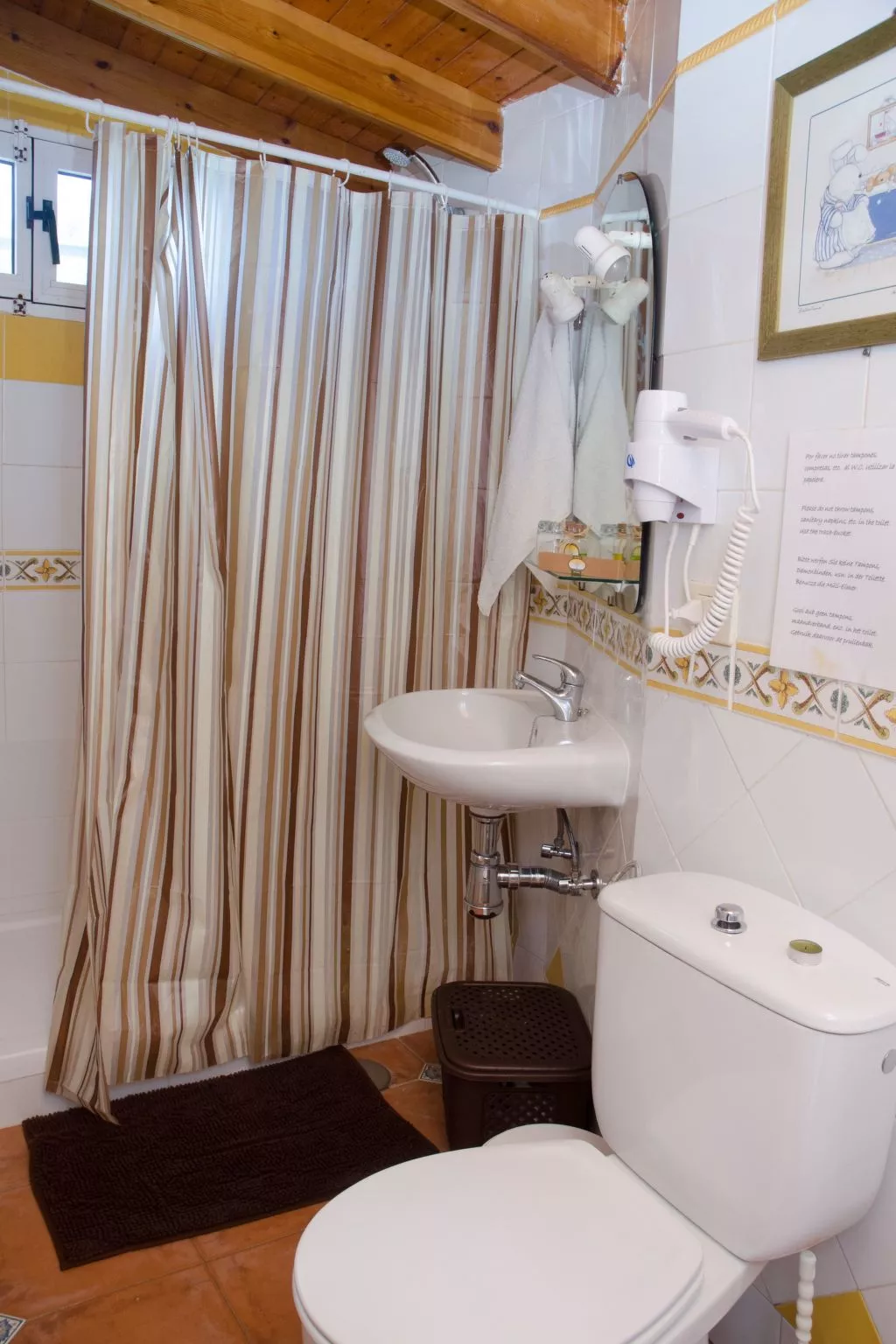 Ländliches Haus mit herrlichem Blick auf das Meer und das Tal.-Inside