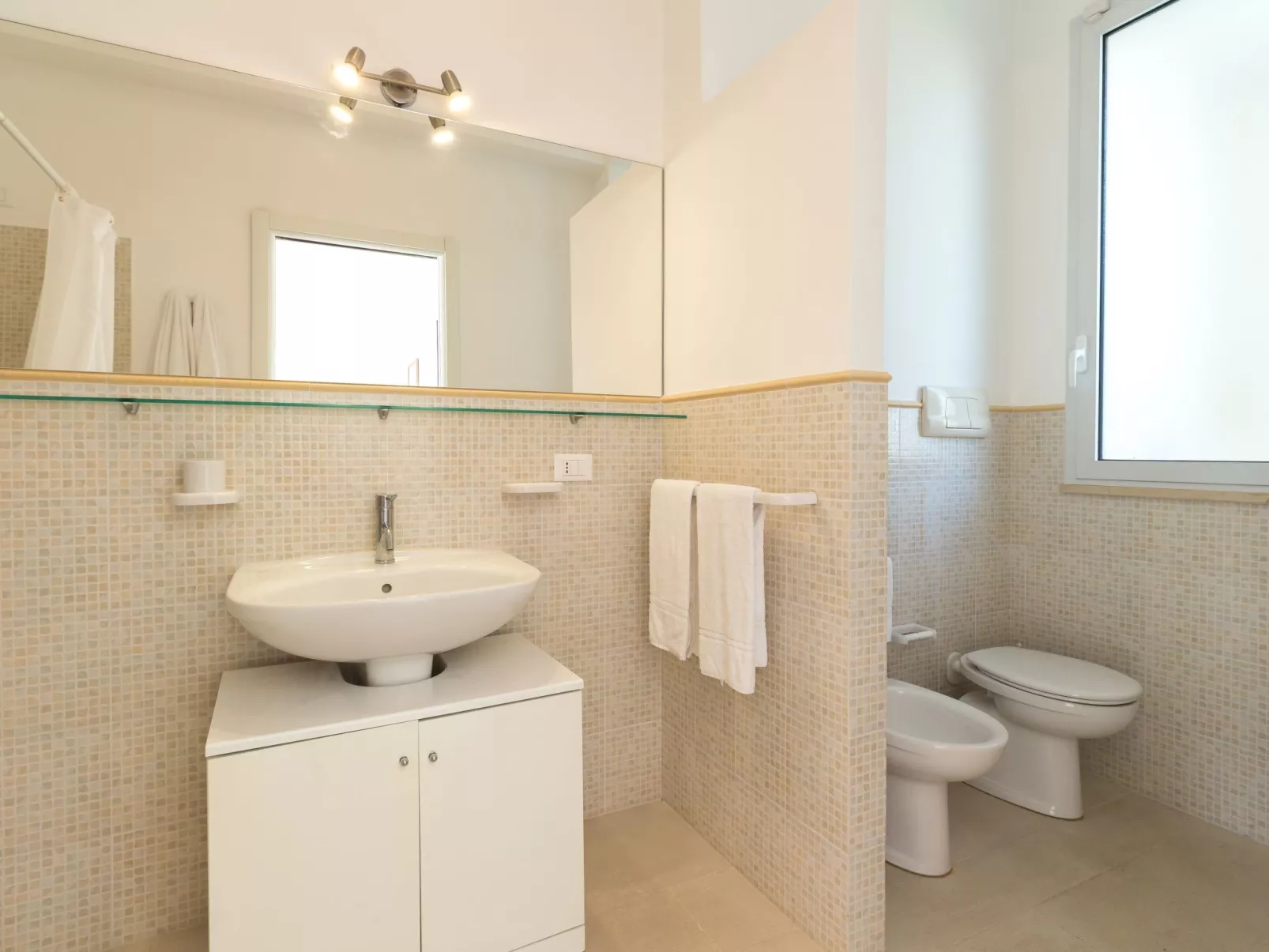 In Ragusa mit Möblierter Terrasse-Inside