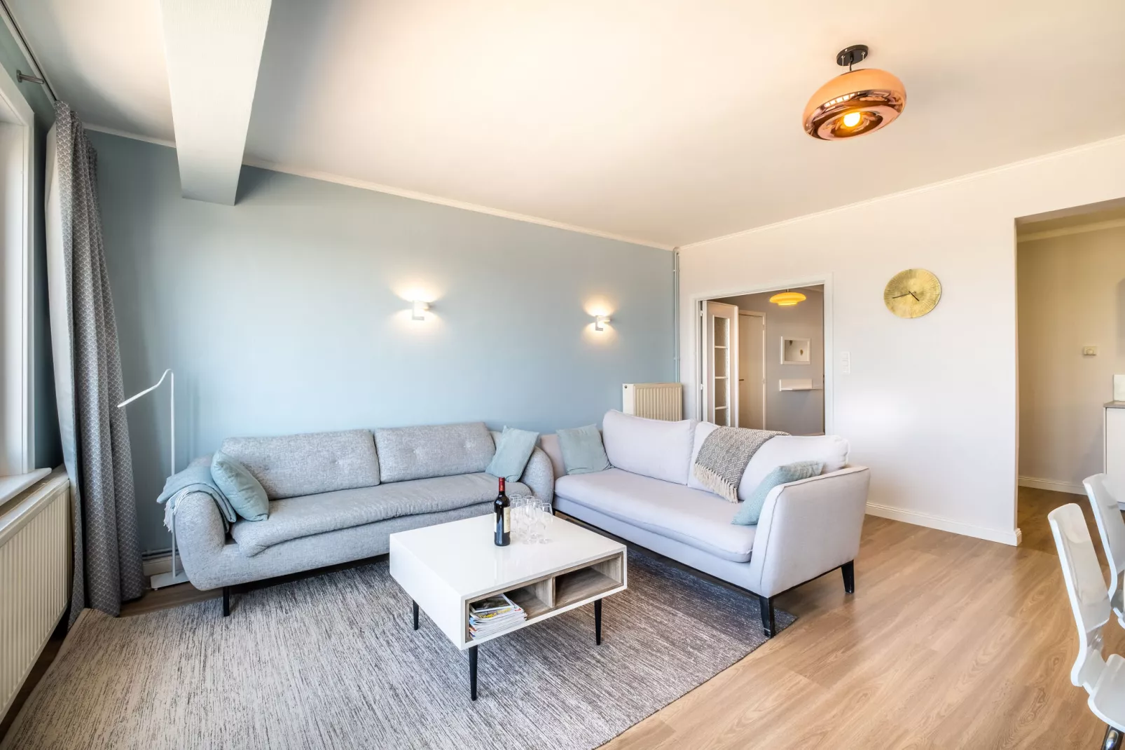 Triton 502-Living room