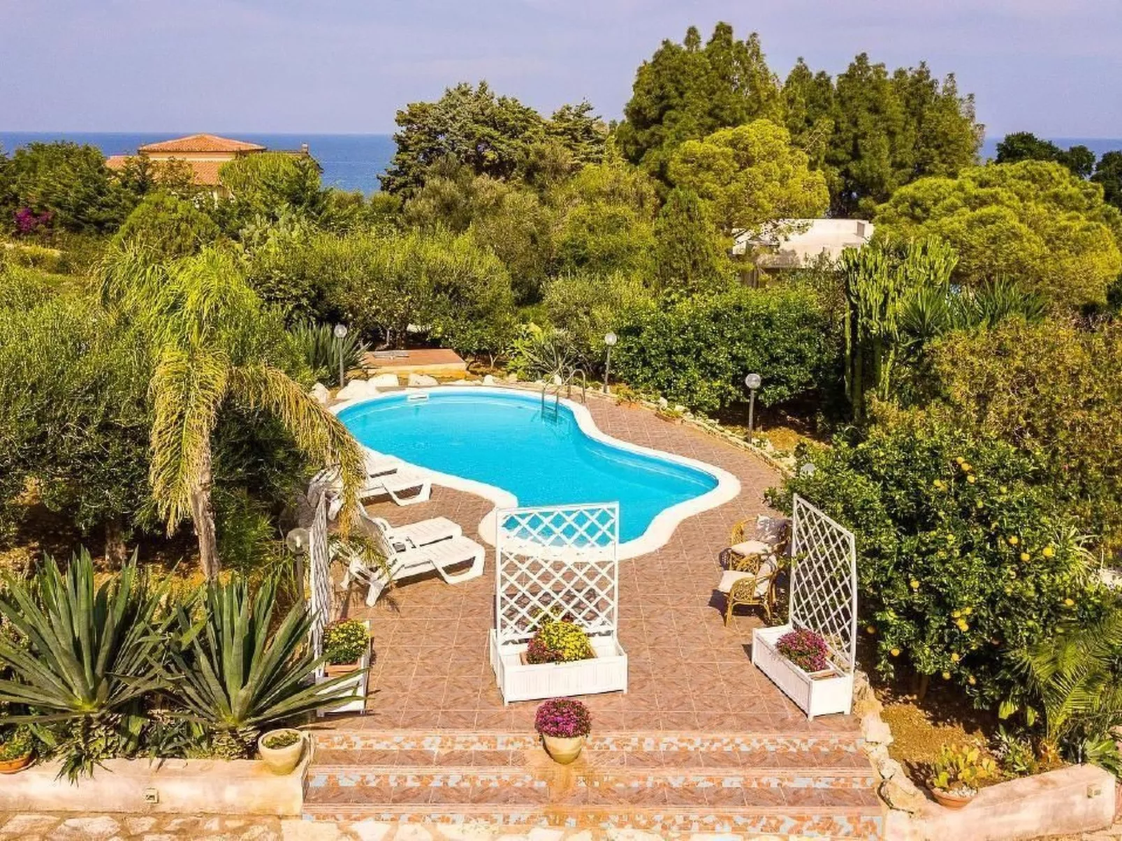 Ferienvilla "La Vela" mit Blick auf das Wasser-Image-tags.info