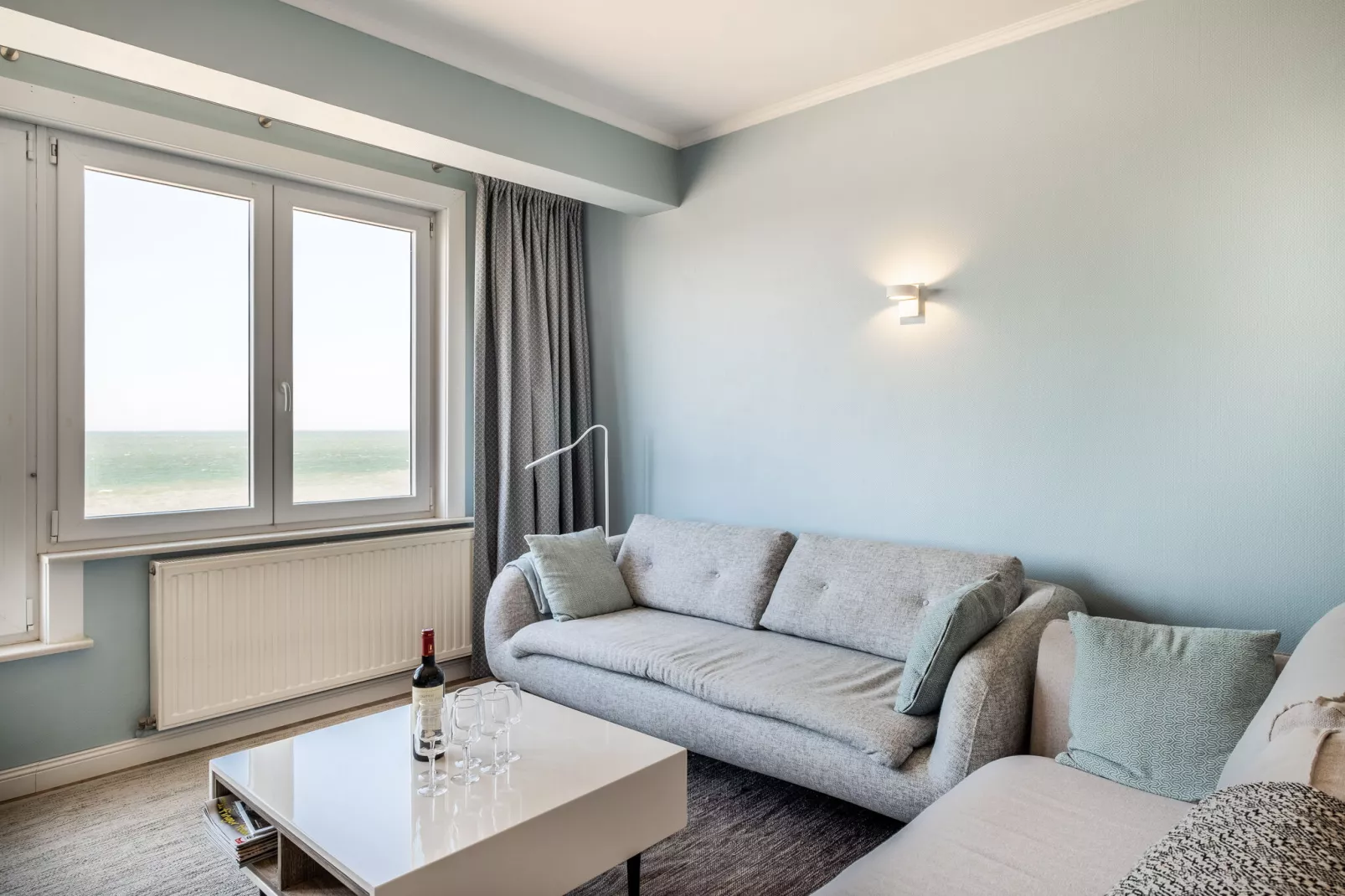 Triton 502-Living room