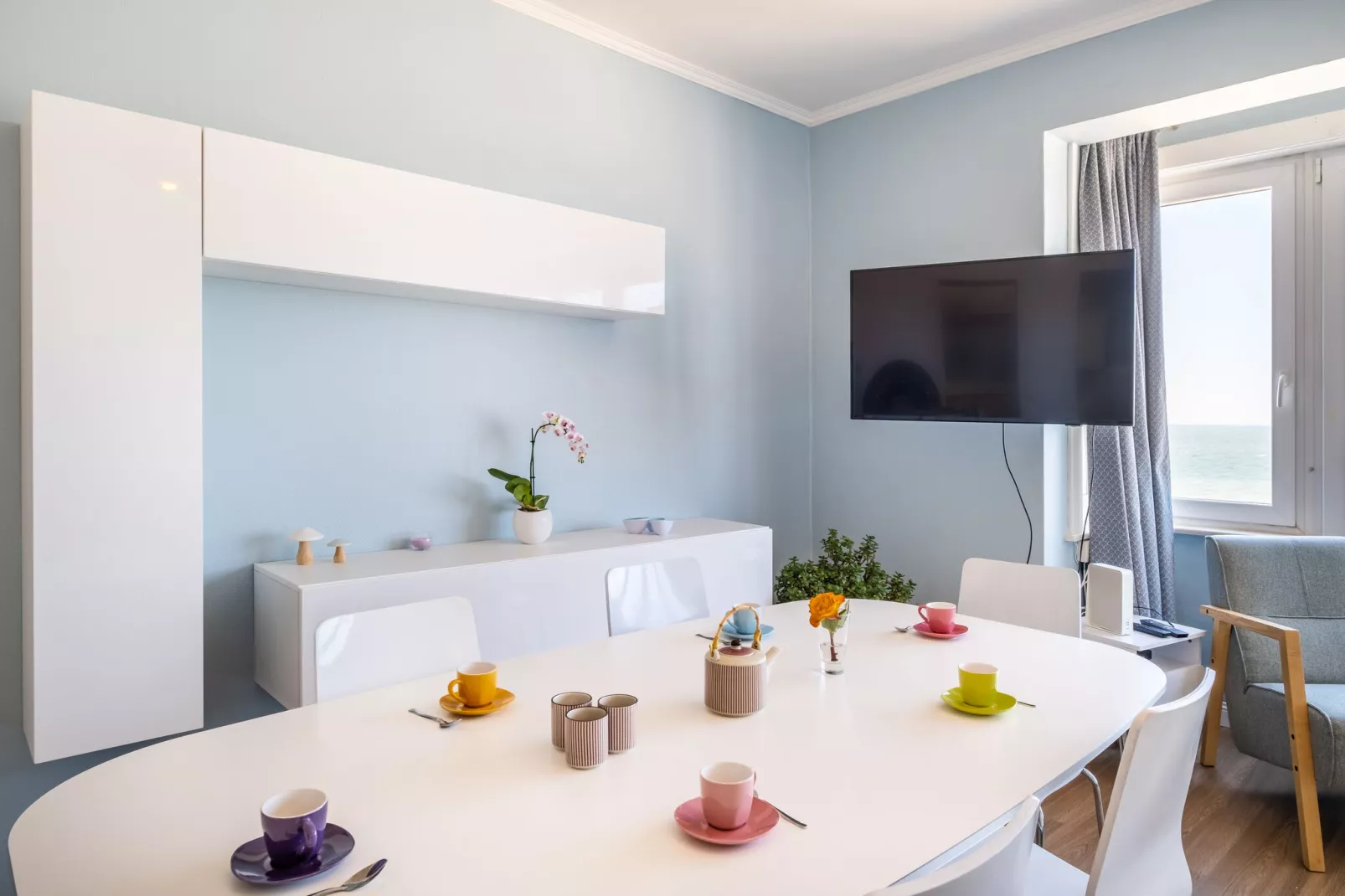 Triton 502-Dining room