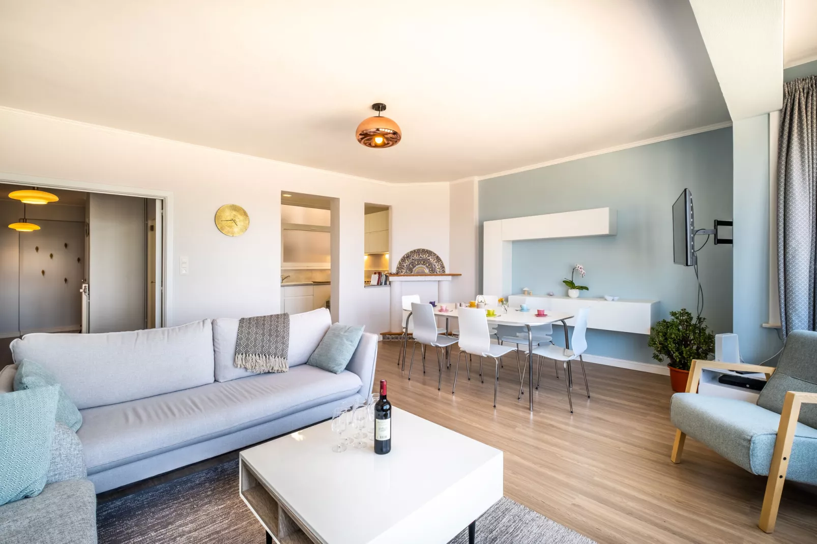 Triton 502-Dining room