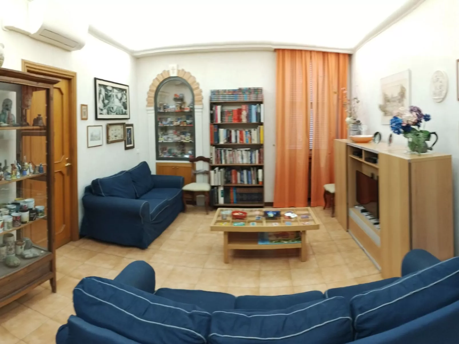 Mit Wasserblick-Drinnen