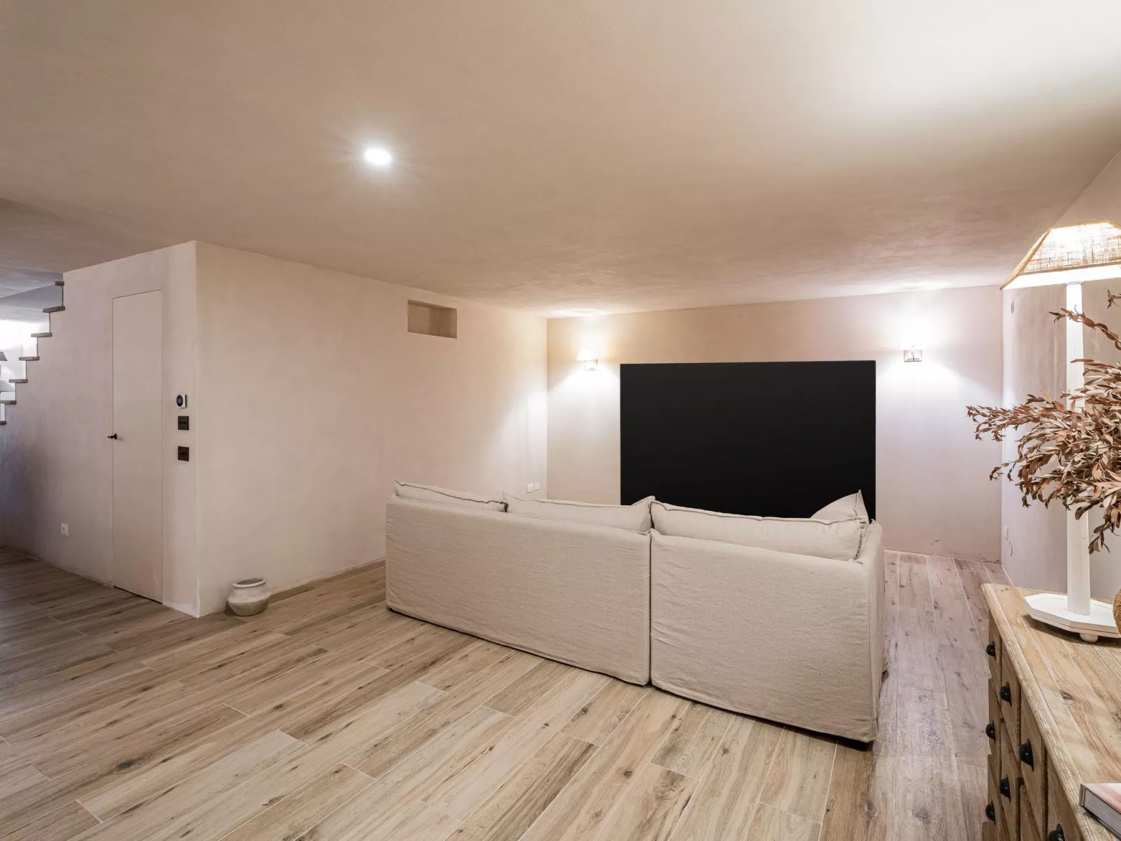 Capalbio Pool-Inside