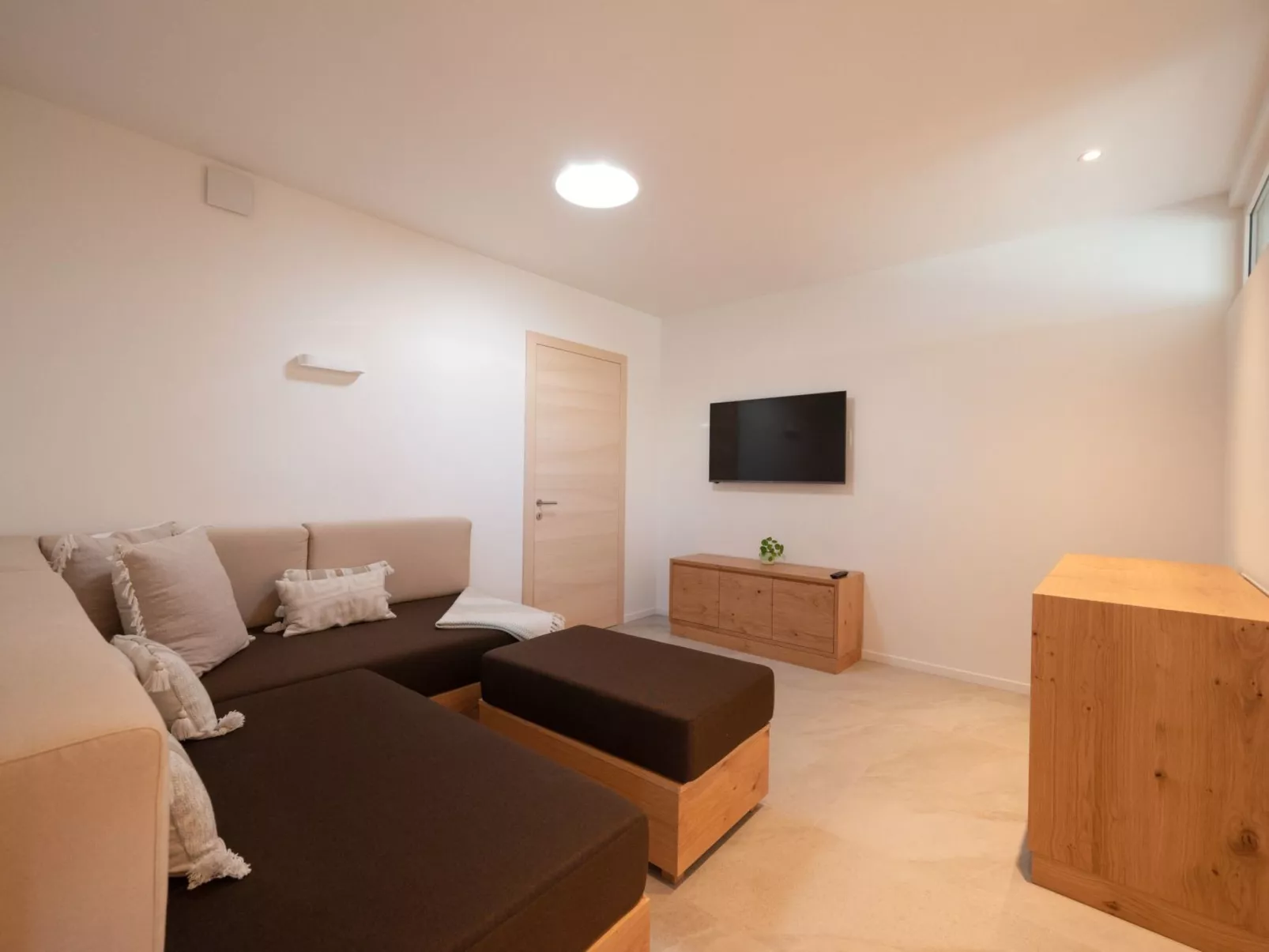 Alleinstehende Villa mit Pool und Traumaussicht-Drinnen