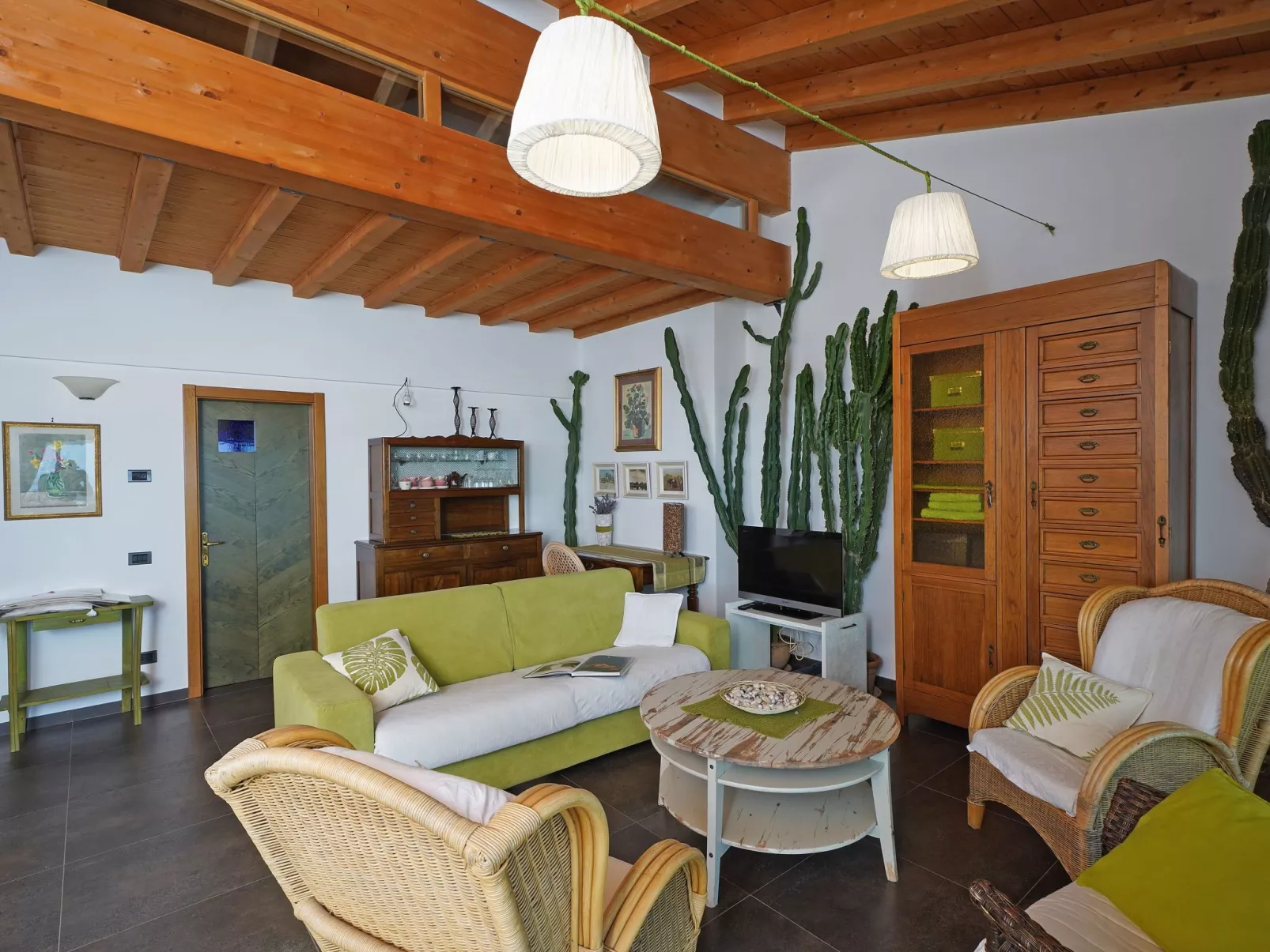 Wohnung mit Blick auf den Gardasee-Drinnen