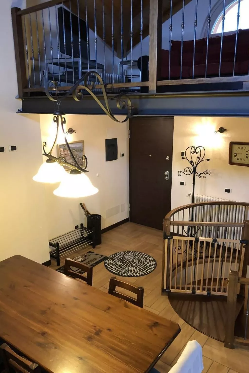 Rustikales Haus in ruhiger Lage mit  Seesicht-Drinnen