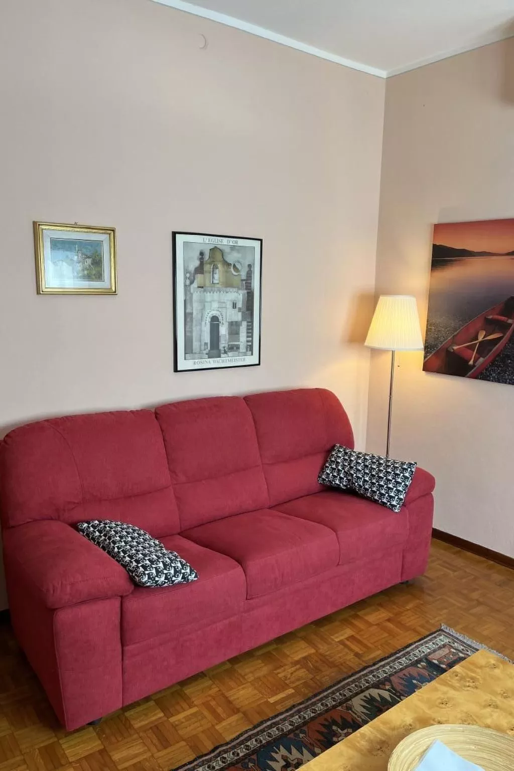 Wohnung Annetta mit Sicht auf See und Berge-Drinnen