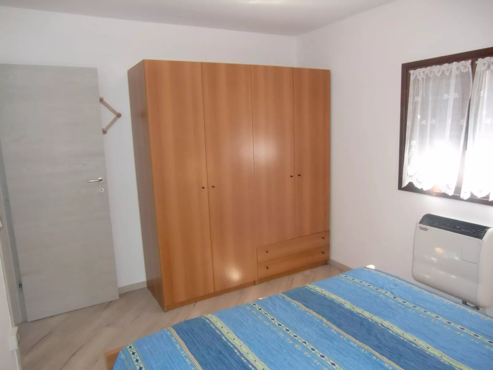 Freistehendes Haus mit Veranda mit Seeblick-Dedans