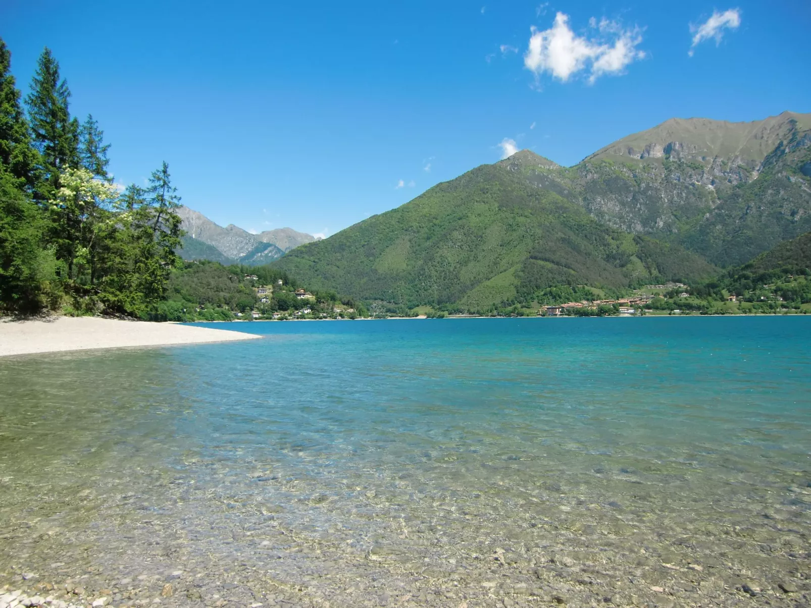 2-stöckige Wohnung mit privatem Gartenbereich-Outside