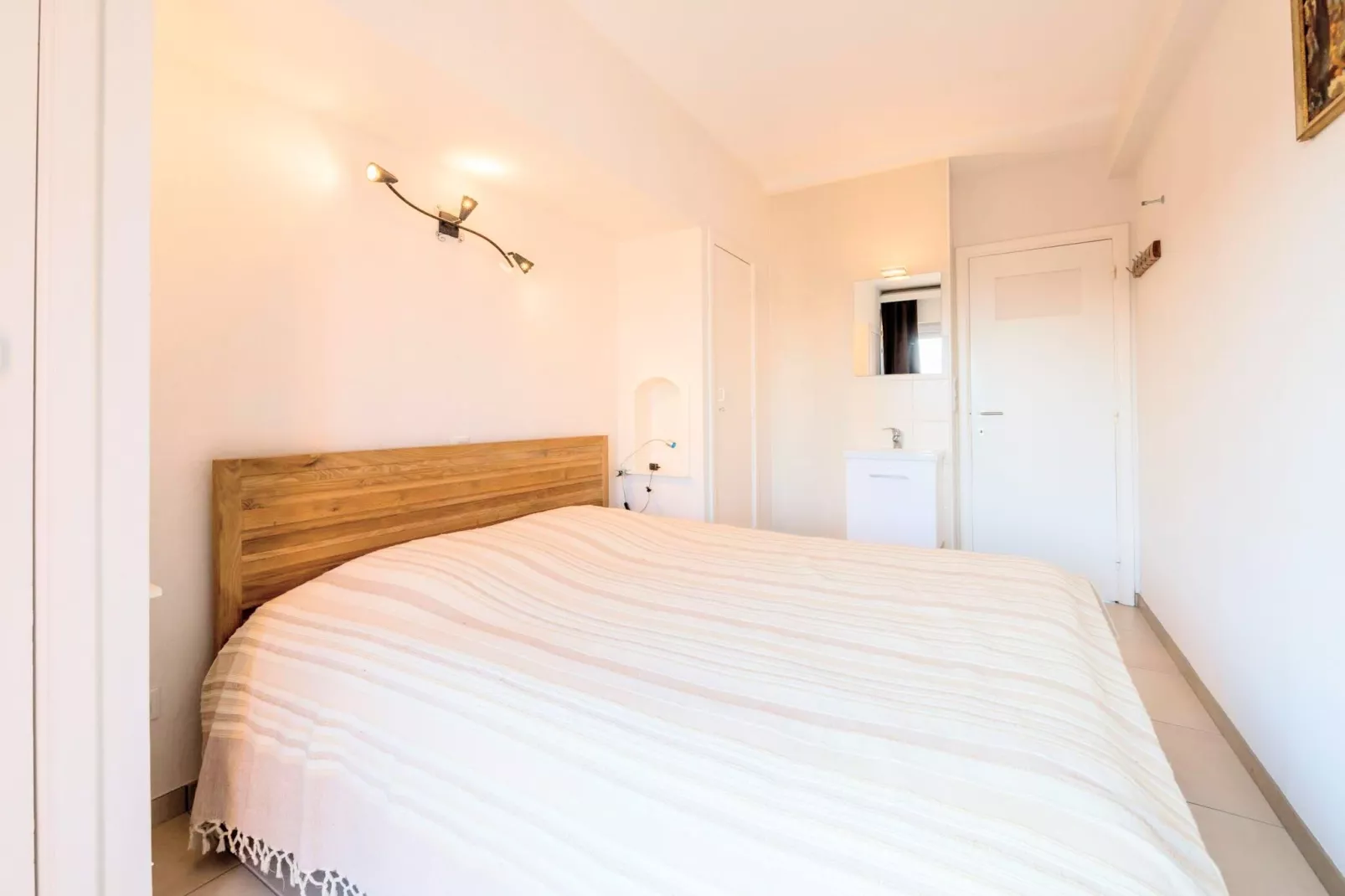 Vitalo 502-Bedroom