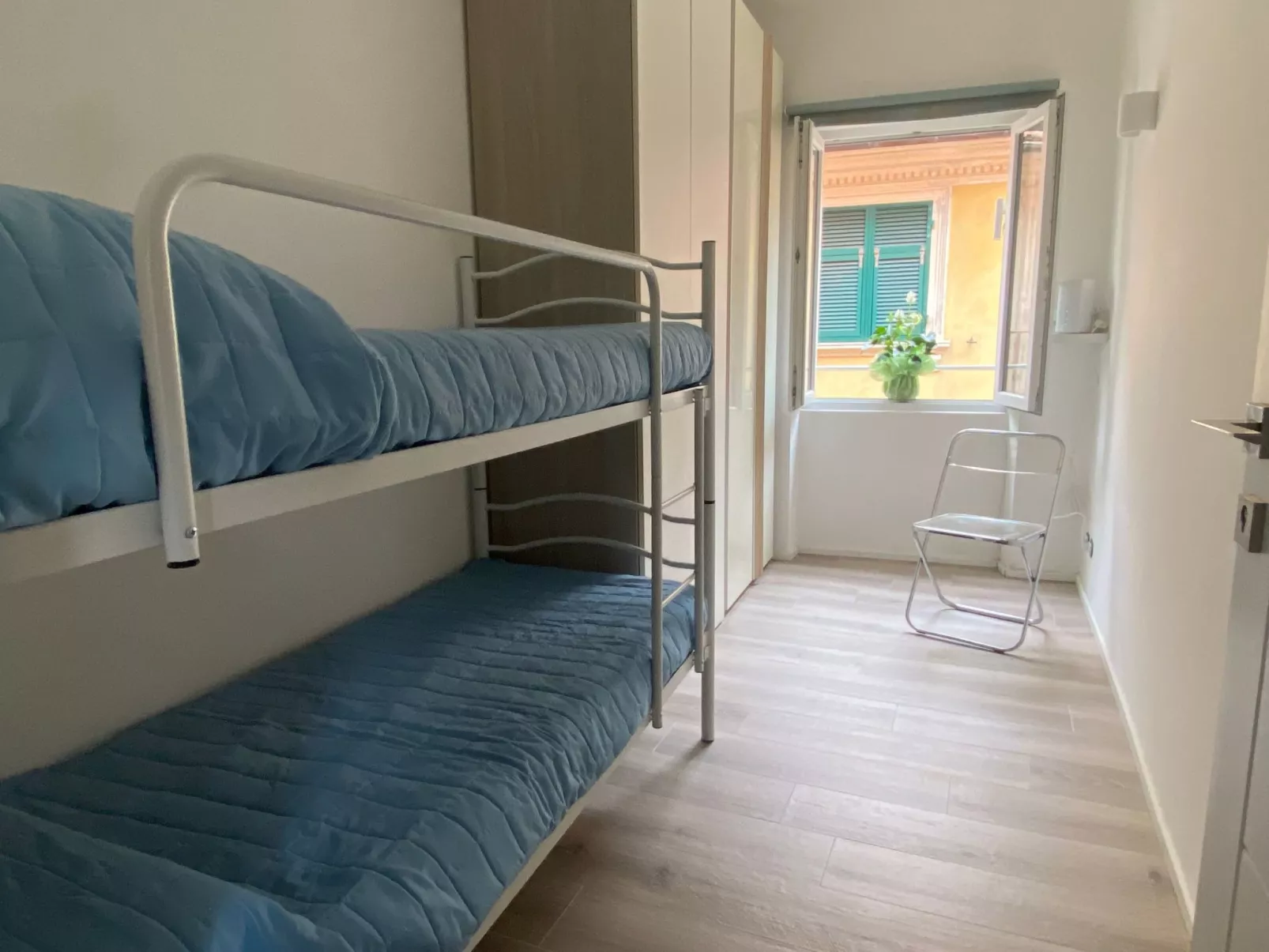 Vaze's Heart by Holiday World-Inside