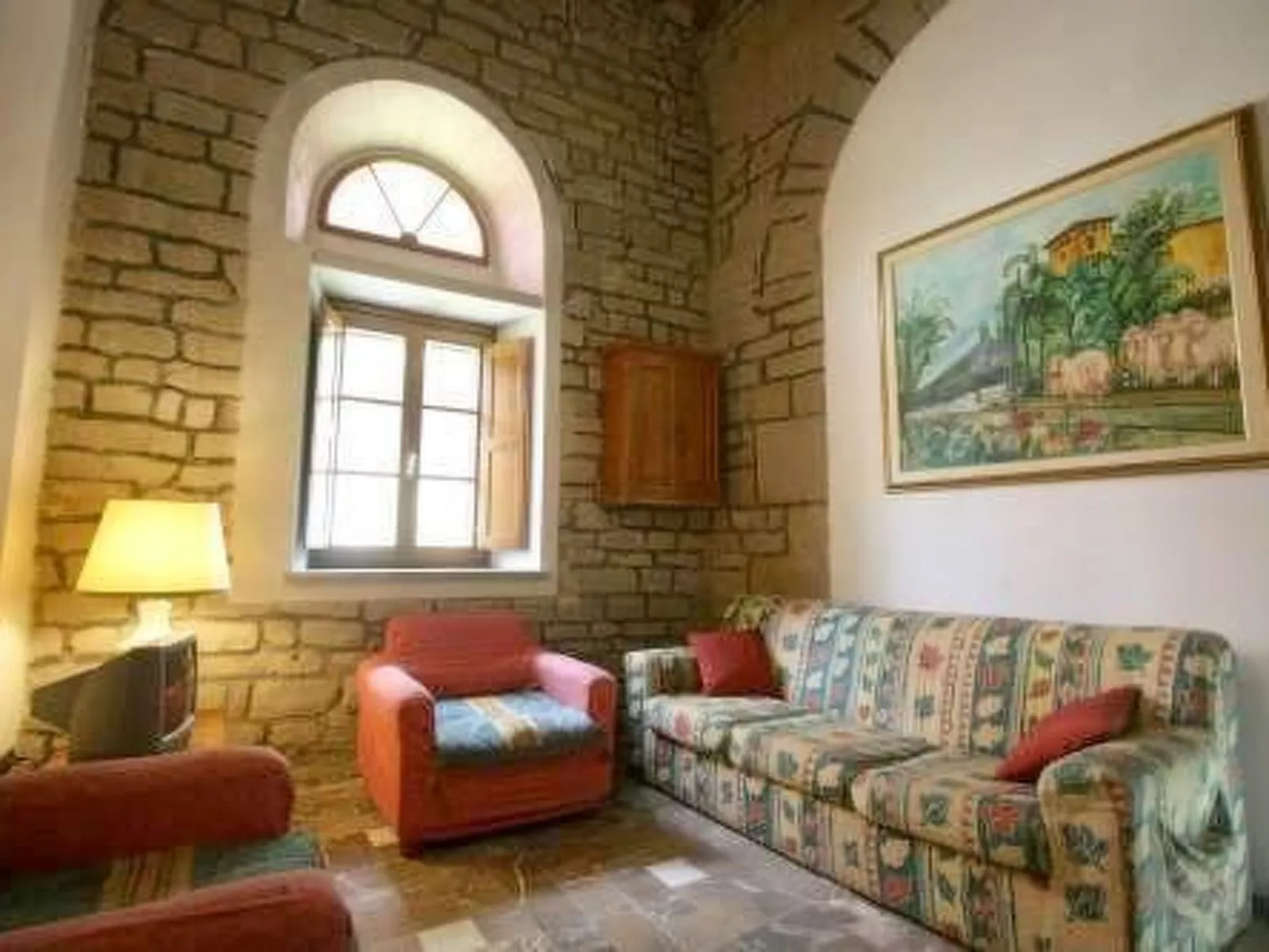 Villa Panzalla Kapelle-Inside