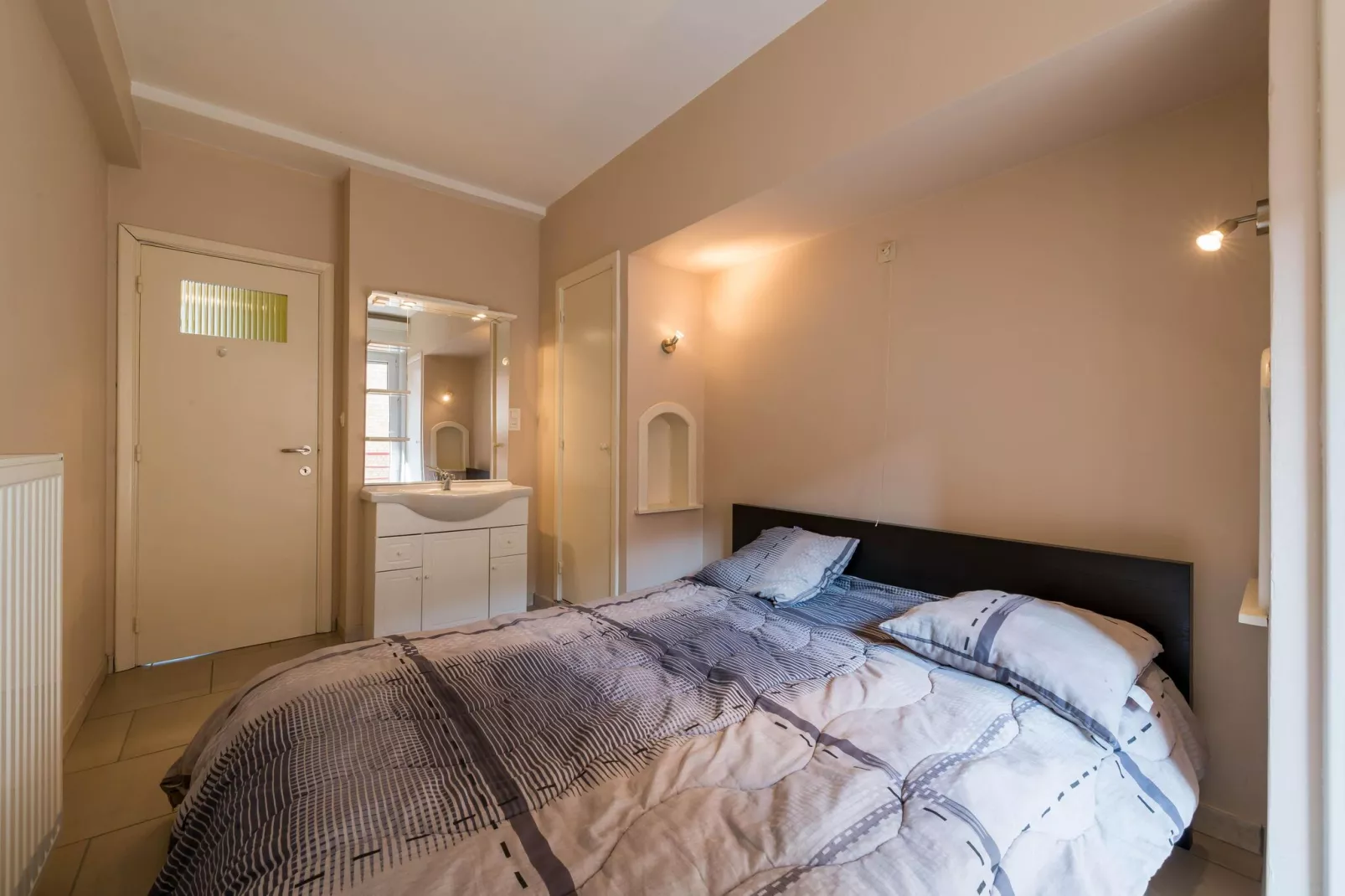 Vitalo 101-Bedroom
