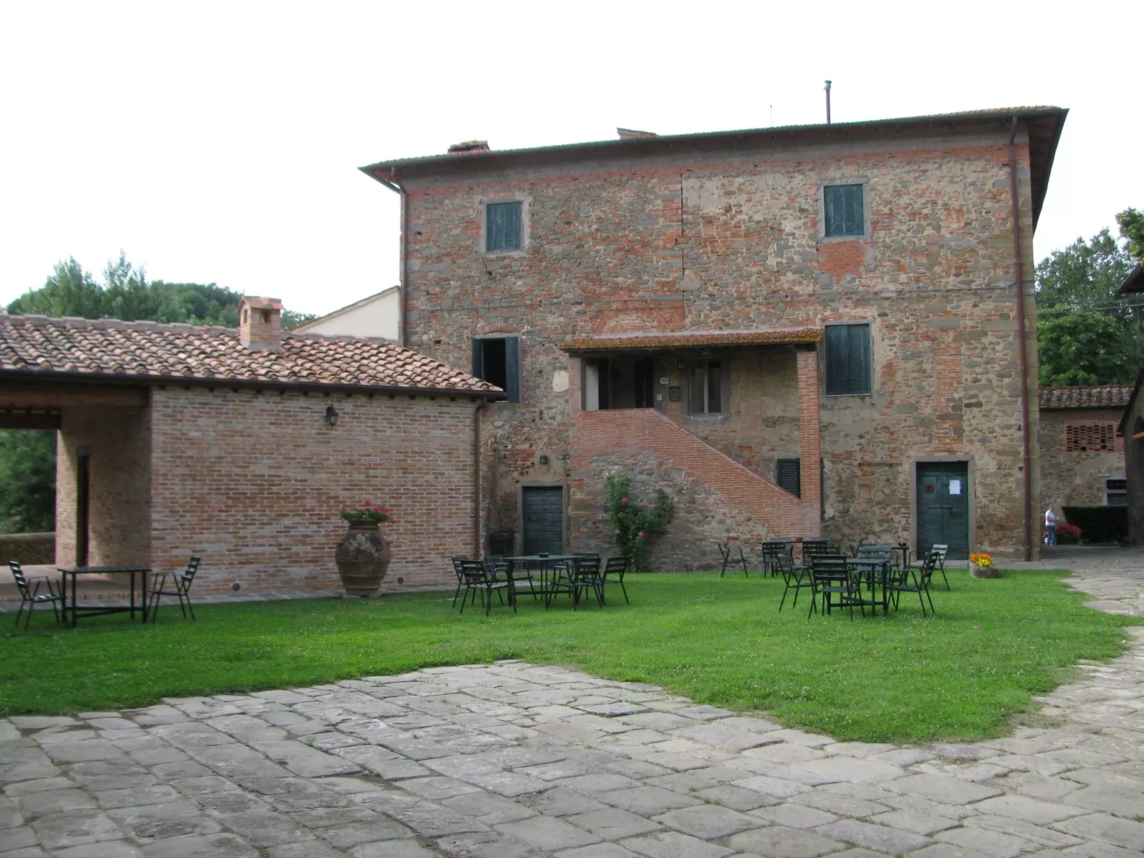 Schönes 1-Zimmer-Apartment-Outside