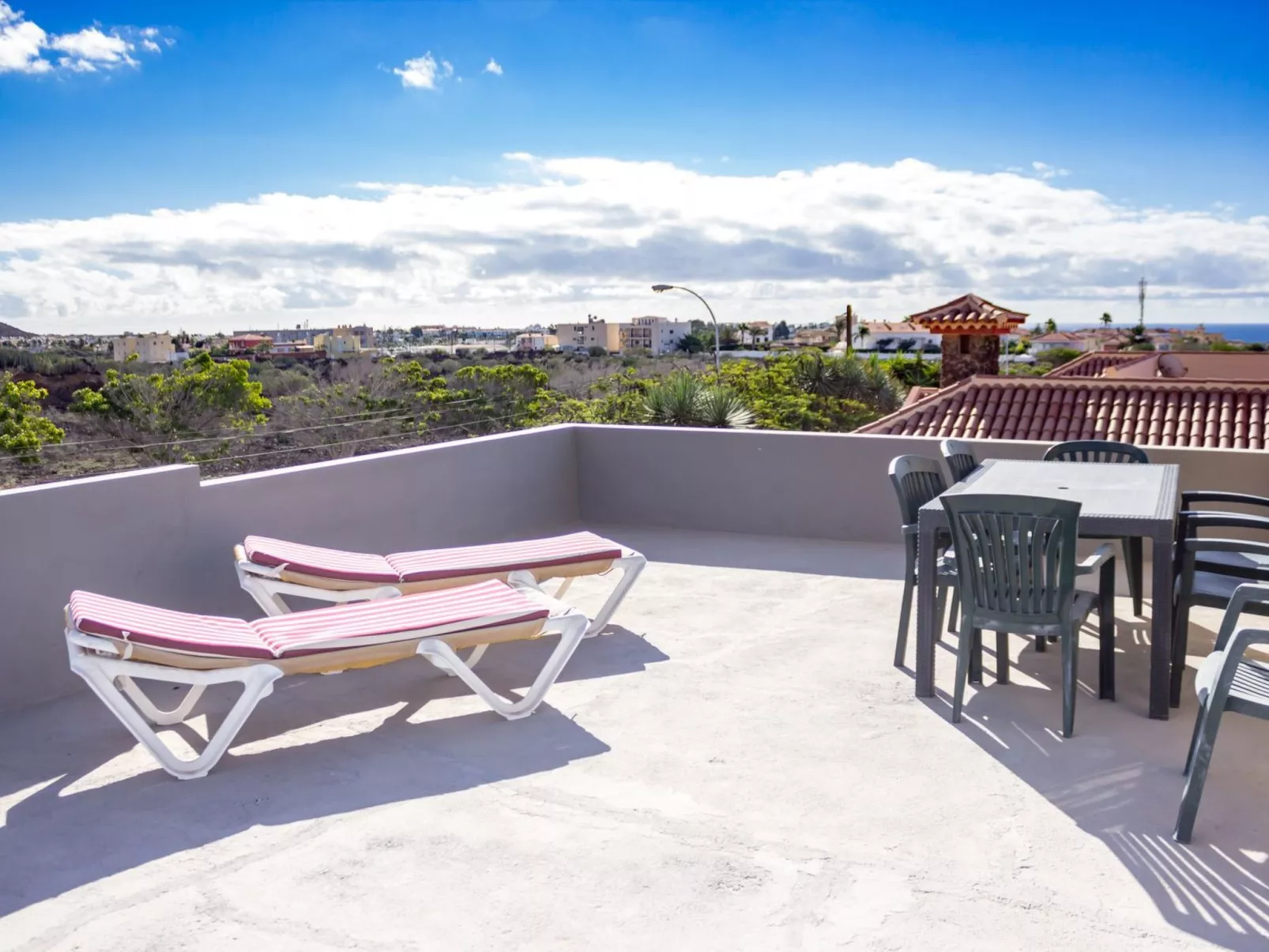 Geräumiges Haus mit exklusivem Schwimmbad und Solarium.-Dehors