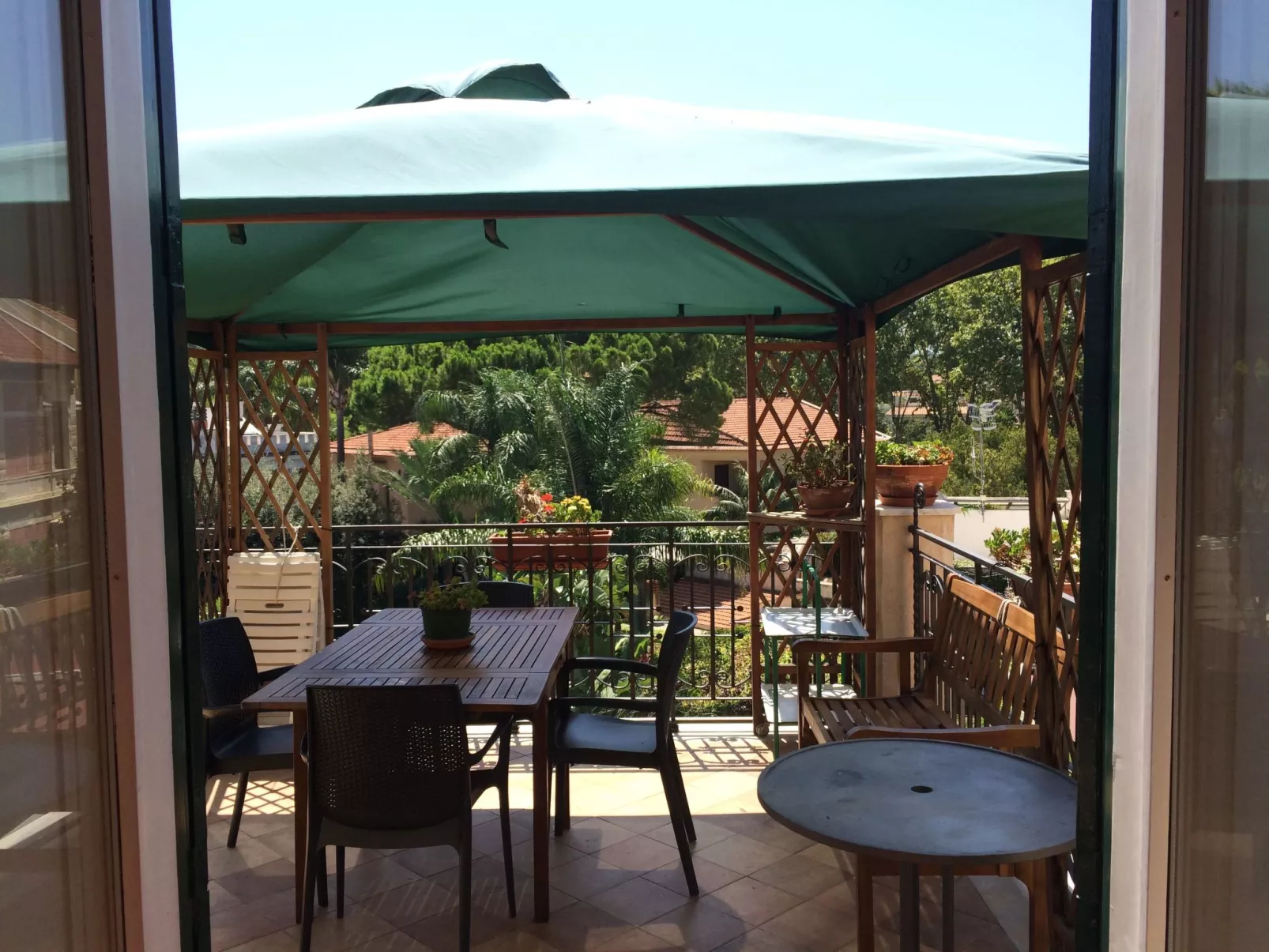 Wohnung in Jugendstilvilla-Draußen