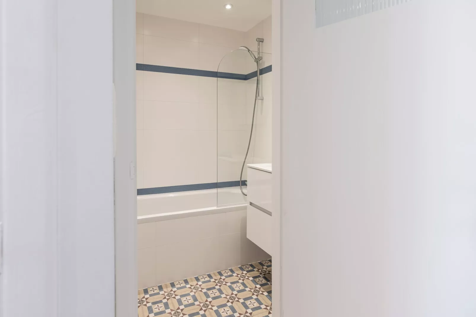 Vitalo 201-Bathroom